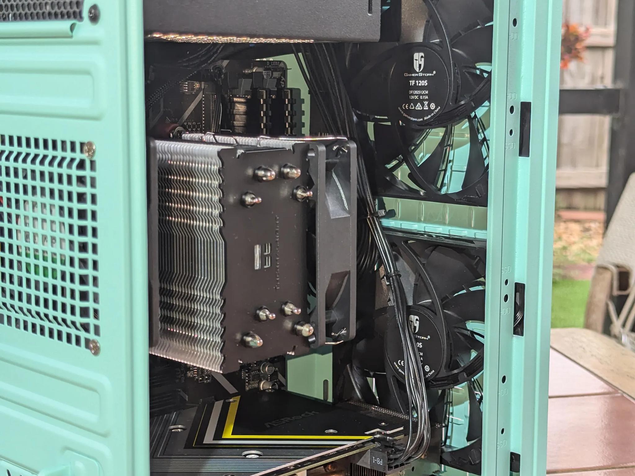 Tiny But Mighty - Ocean - RX 5600 XT Ryzen 5 3600 16GB 1TB NVME