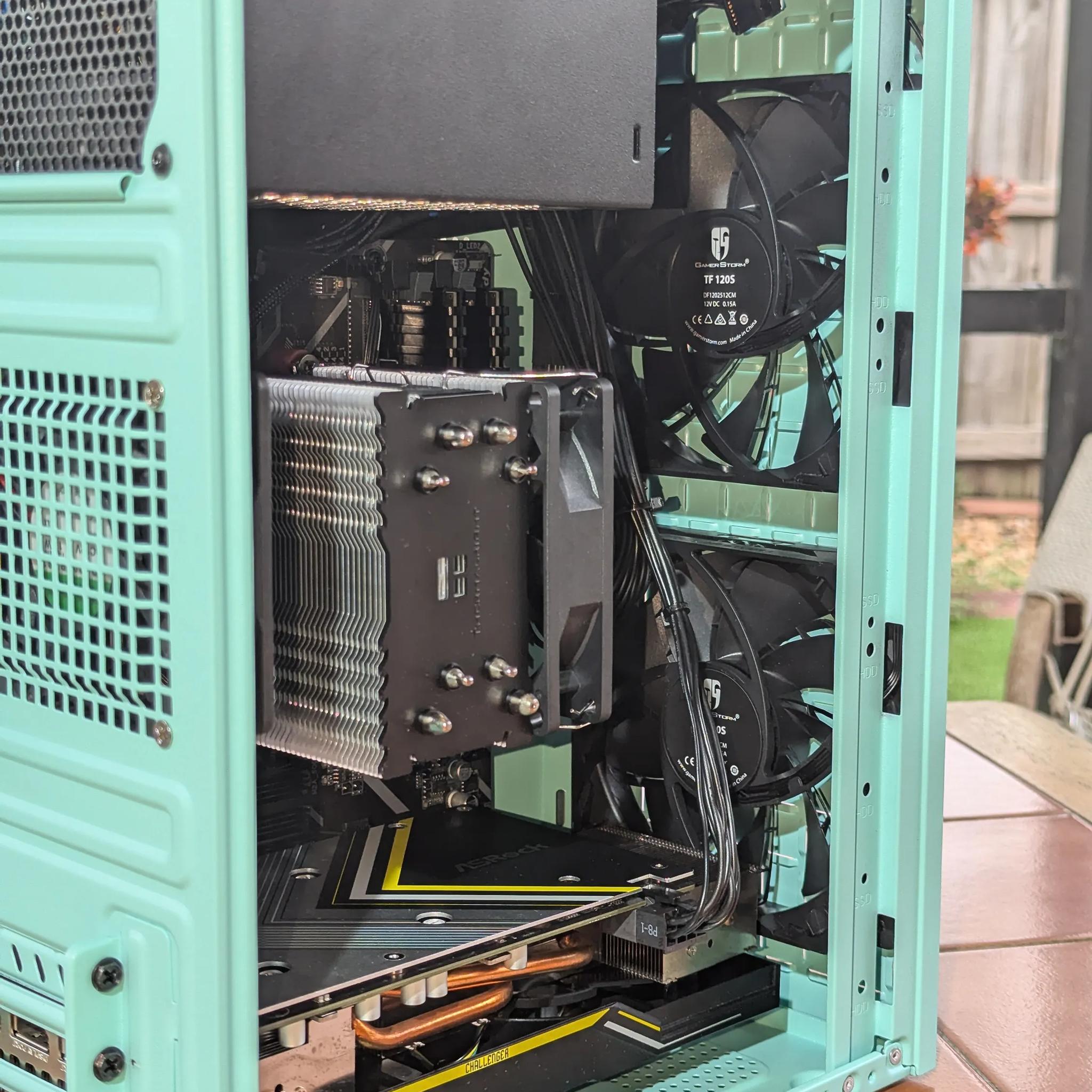 Tiny But Mighty - Ocean - RX 5600 XT Ryzen 5 3600 16GB 1TB NVME