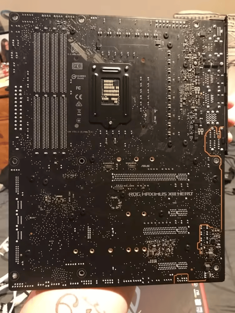 ASUS ROG MAXIMUS XIII HERO Z590 GAMING MOTHERBOARD LGA1200 socket