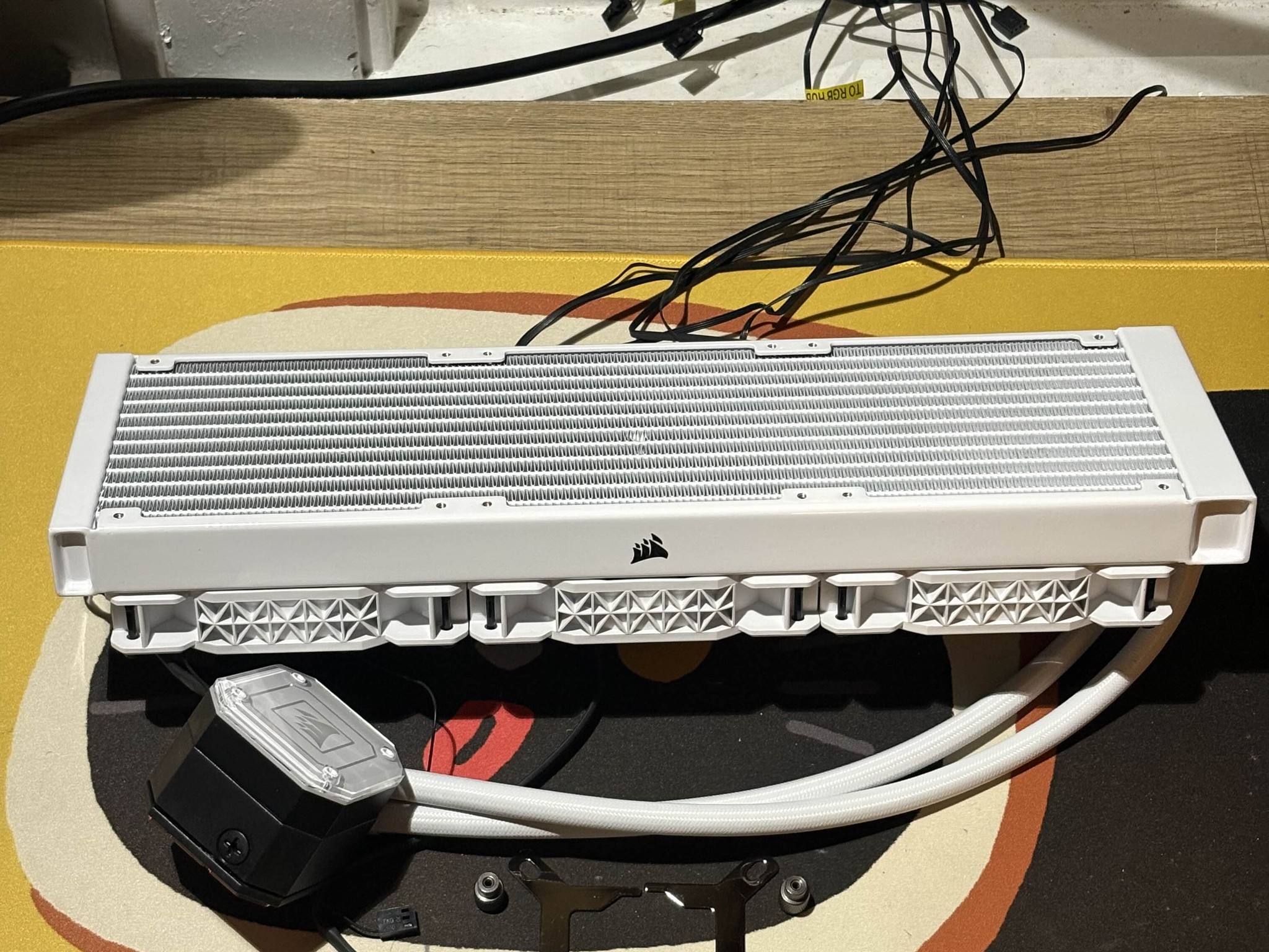 Corsair iCUE H150i Elite Capellix White 360mm AIO (INTEL ONLY), 3 Bonus Fans, 2 RGB HUBS (NS)