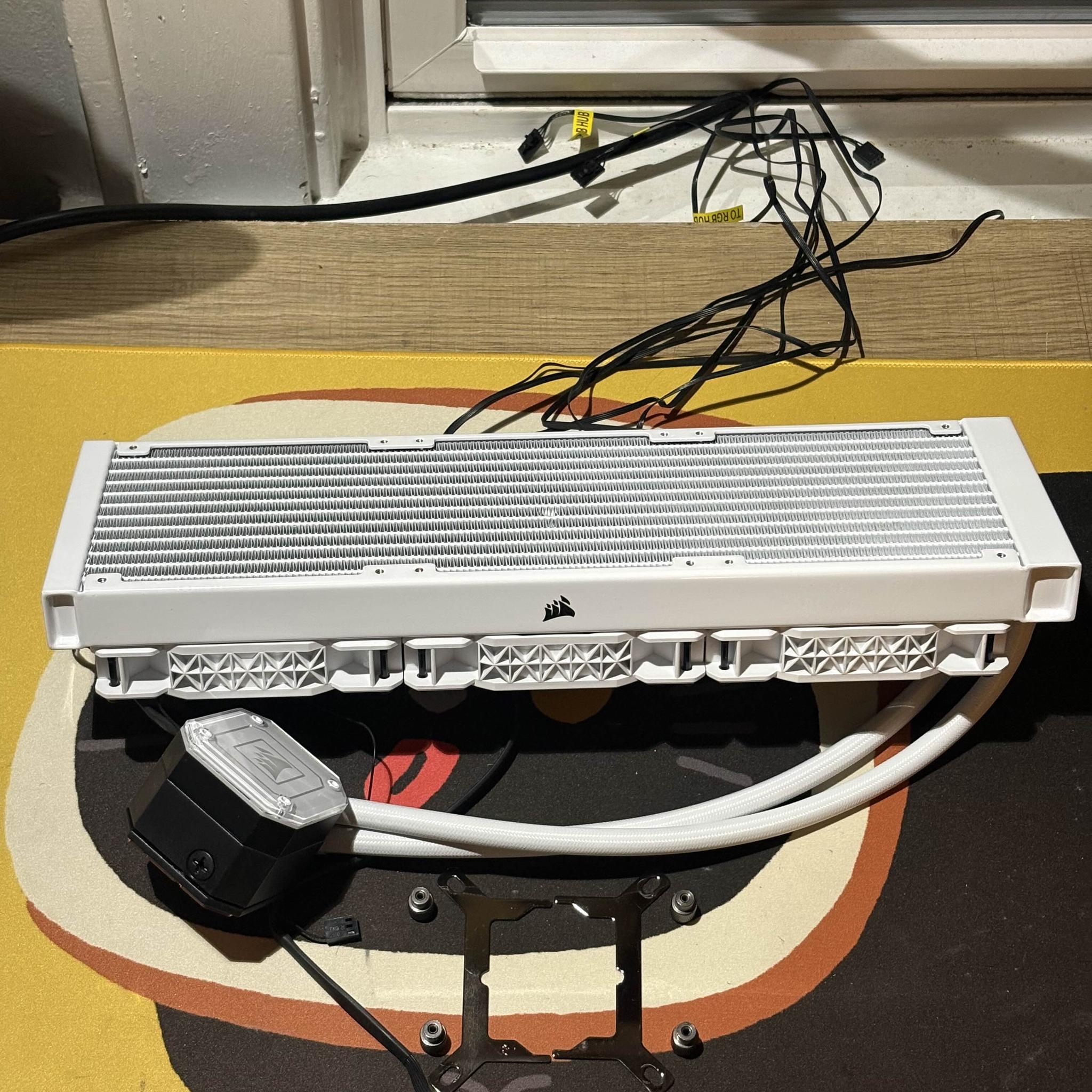 Corsair iCUE H150i Elite Capellix White 360mm AIO (INTEL ONLY), 3 Bonus Fans, 2 RGB HUBS (NS)