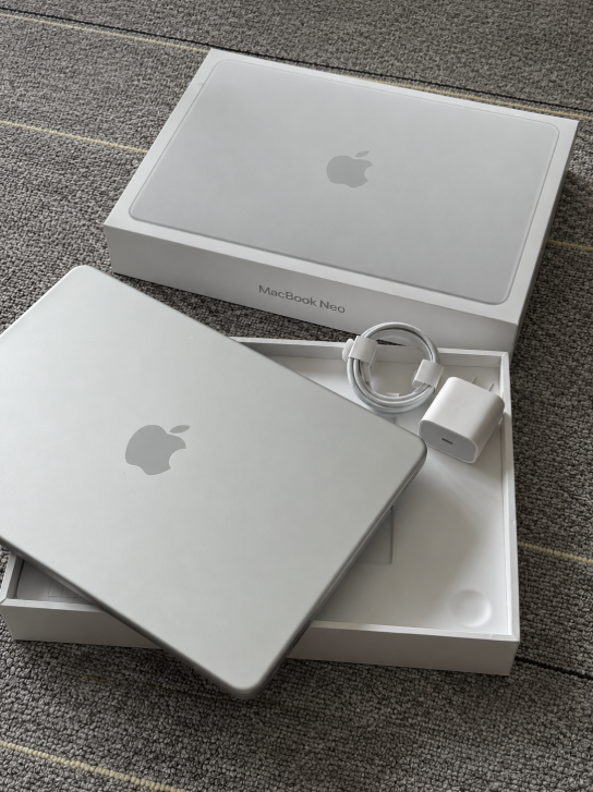 Apple MacBook Neo 13-inch A18 Pro 8GB 256GB SSD – Silver – Like