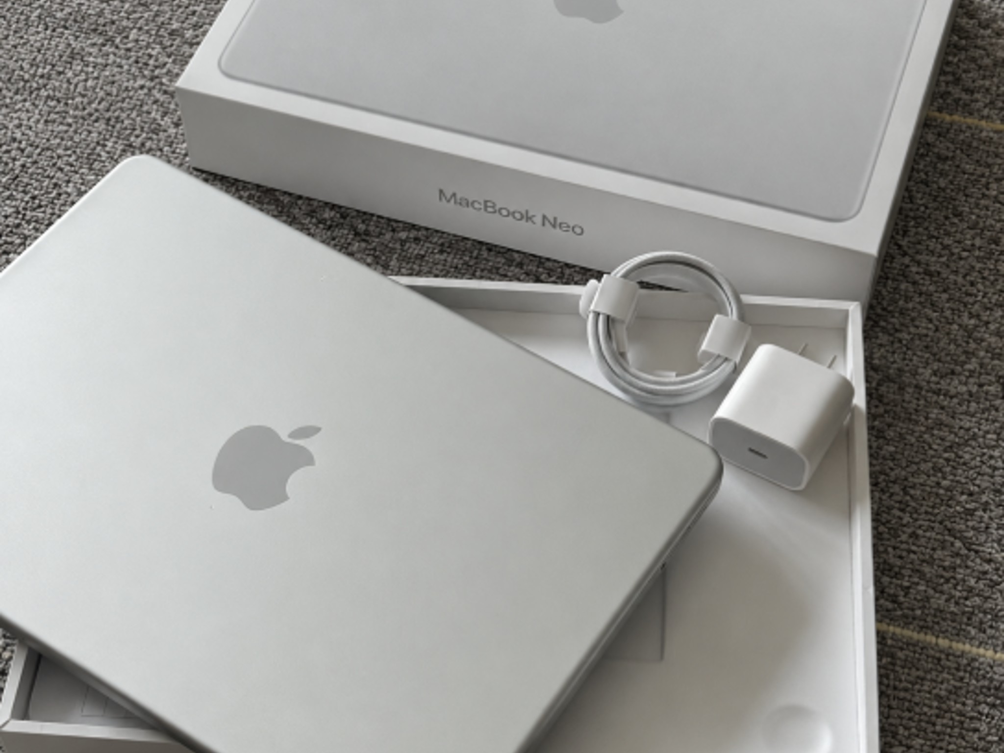 Apple MacBook Neo 13-inch A18 Pro 8GB 256GB SSD – Silver – Like New
