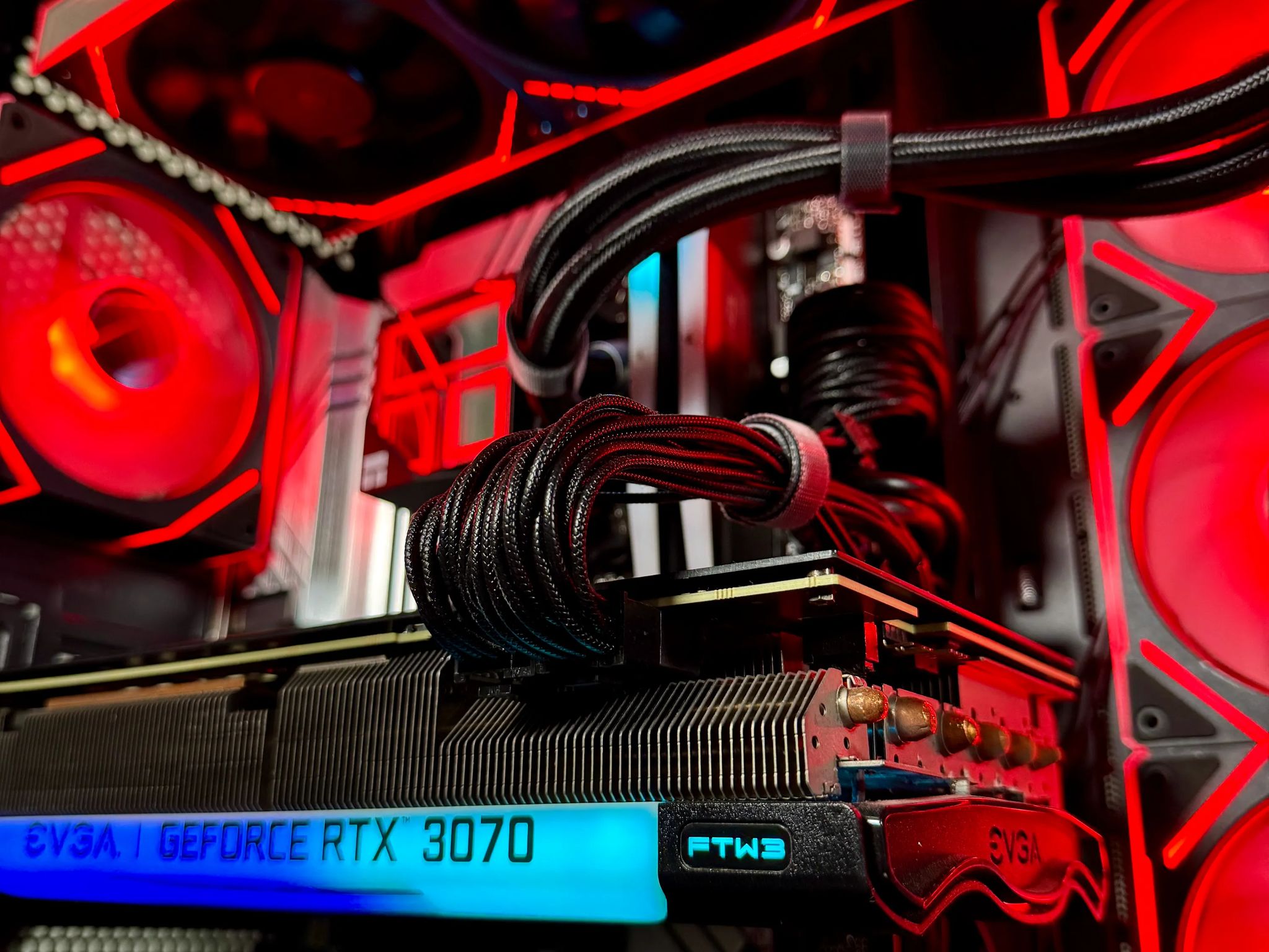 GAMING PC, i7 14700, RTX 3070 FTW3, 32GB DDR5, WIFI/BT