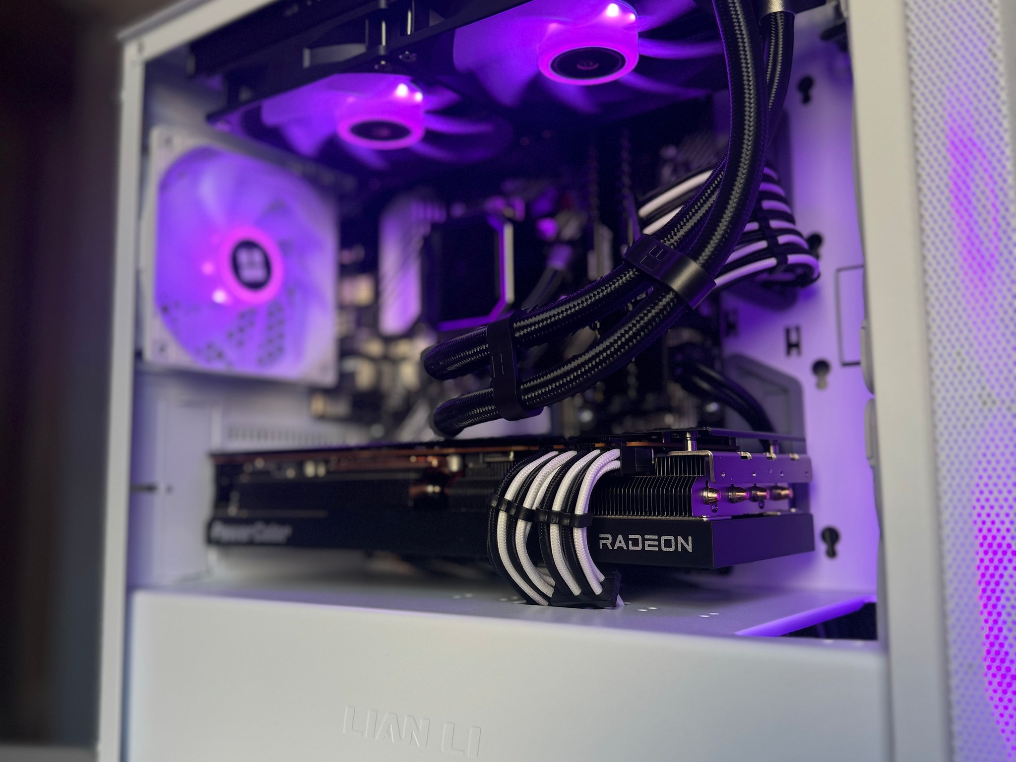 🐼 1440p Gaming PC - RX 7700XT | Ryzen 7 5700X | 32GB RAM | 1TB SSD