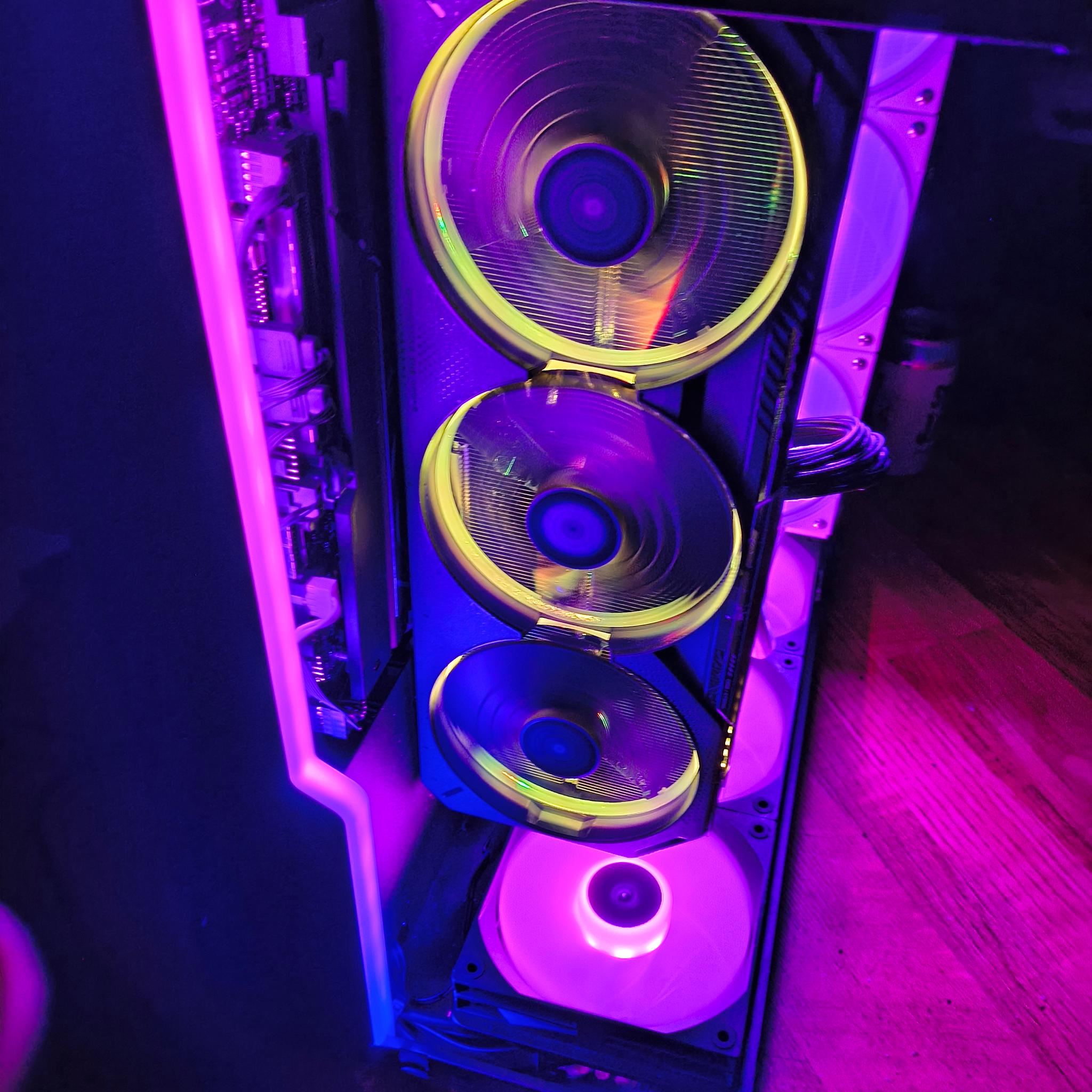 GIGABYTE GeForce RTX 5080 GAMING OC 16G