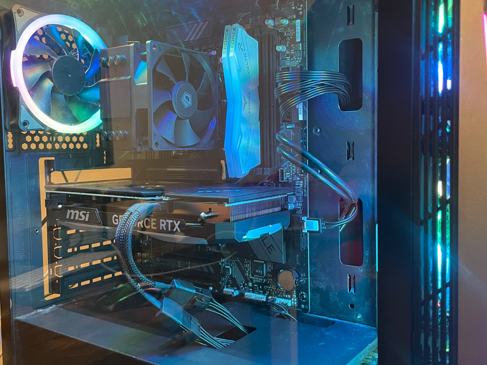 BRAND NEW GAMING PC (7800x3d 4070 SUPER 4TB SSD 32GB RAM)