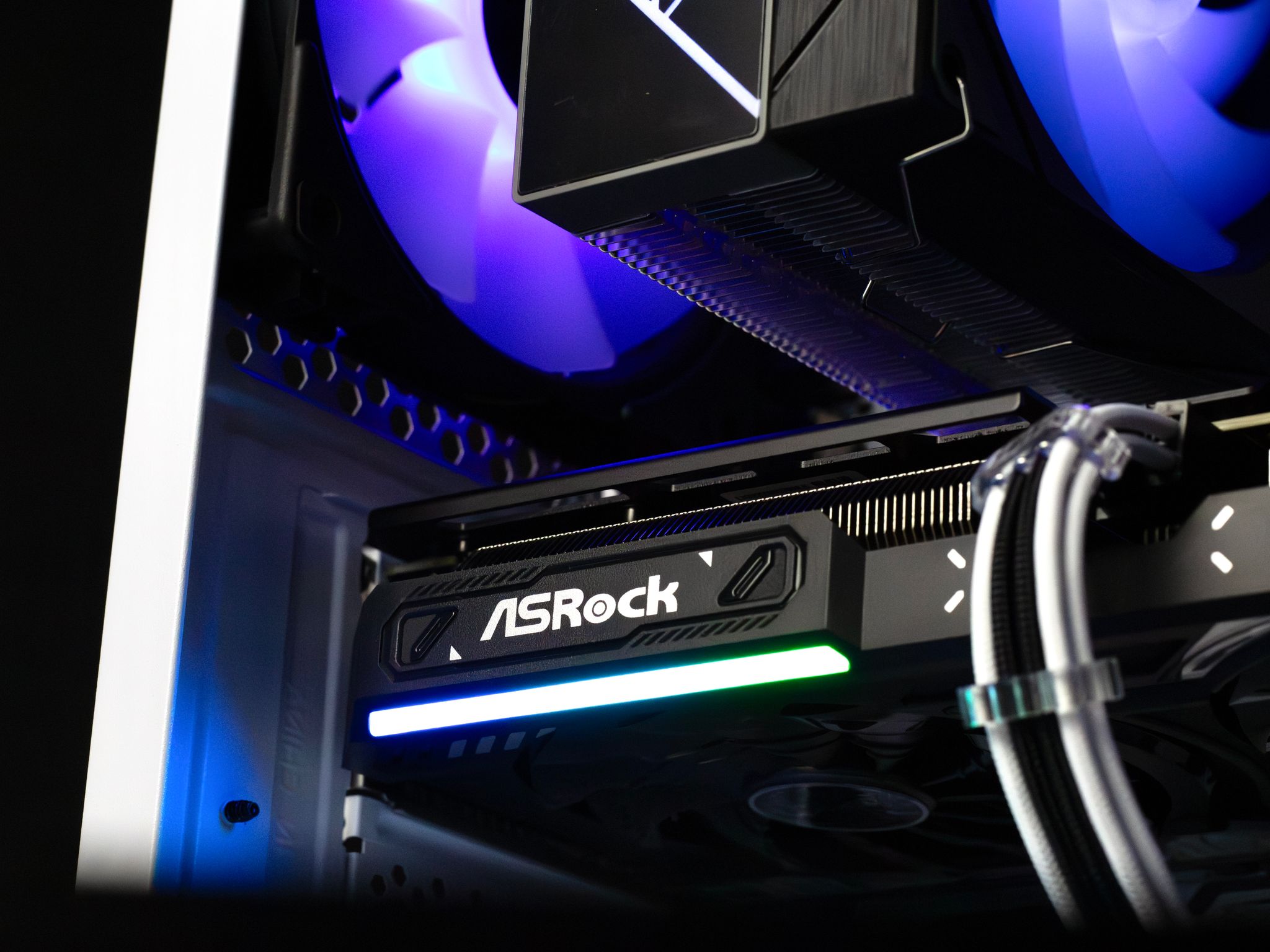 ⚫️🔵⚪️ ARC B570 | Ryzen 5 5600 | 32GB DDR4 | 1TB NVMe SSD