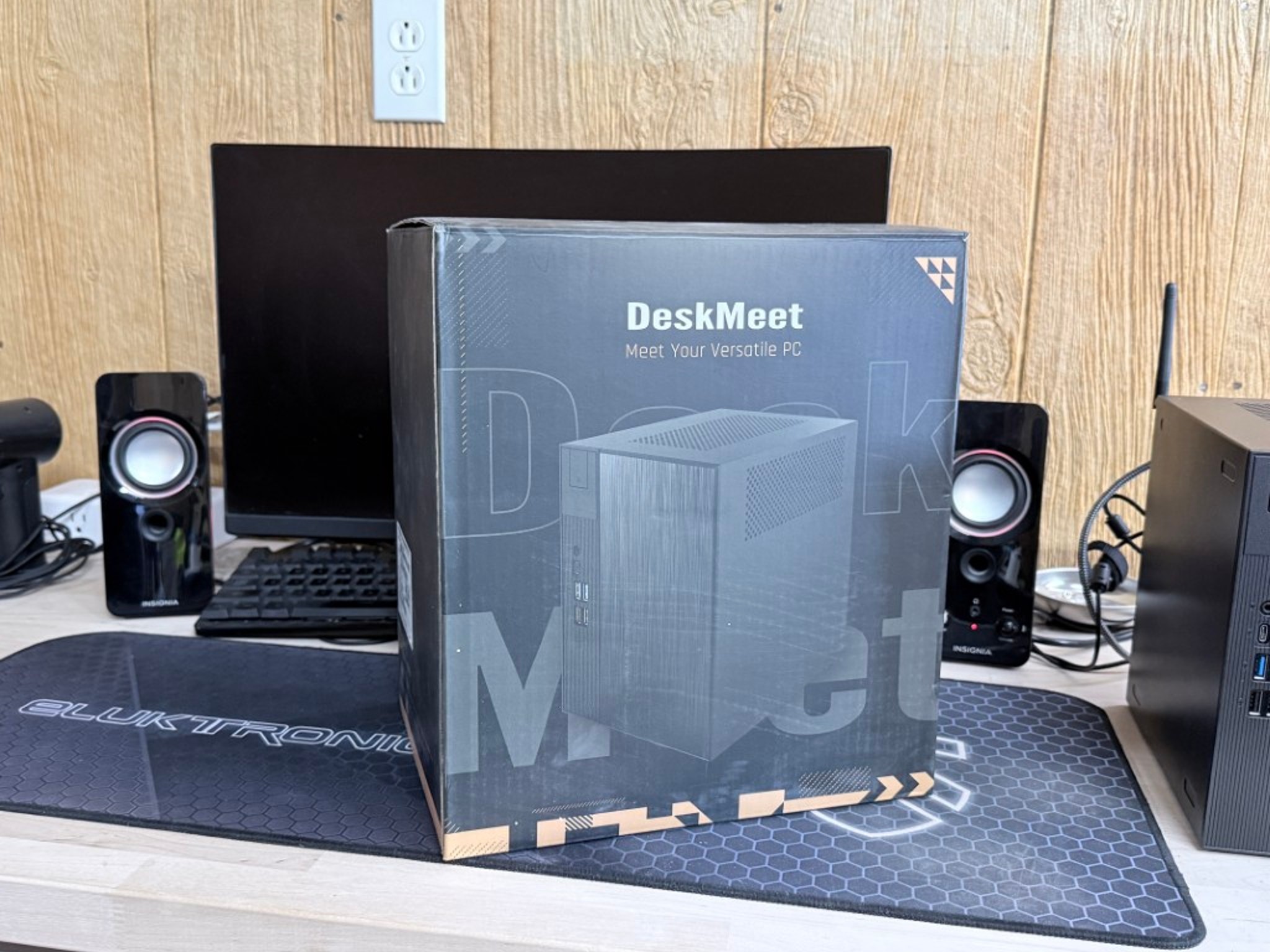 ASROCK DESKMEET X300 - AMD 3500, RX 5500, 16GB RAM, 1TB NVME - Good Starter Computer!