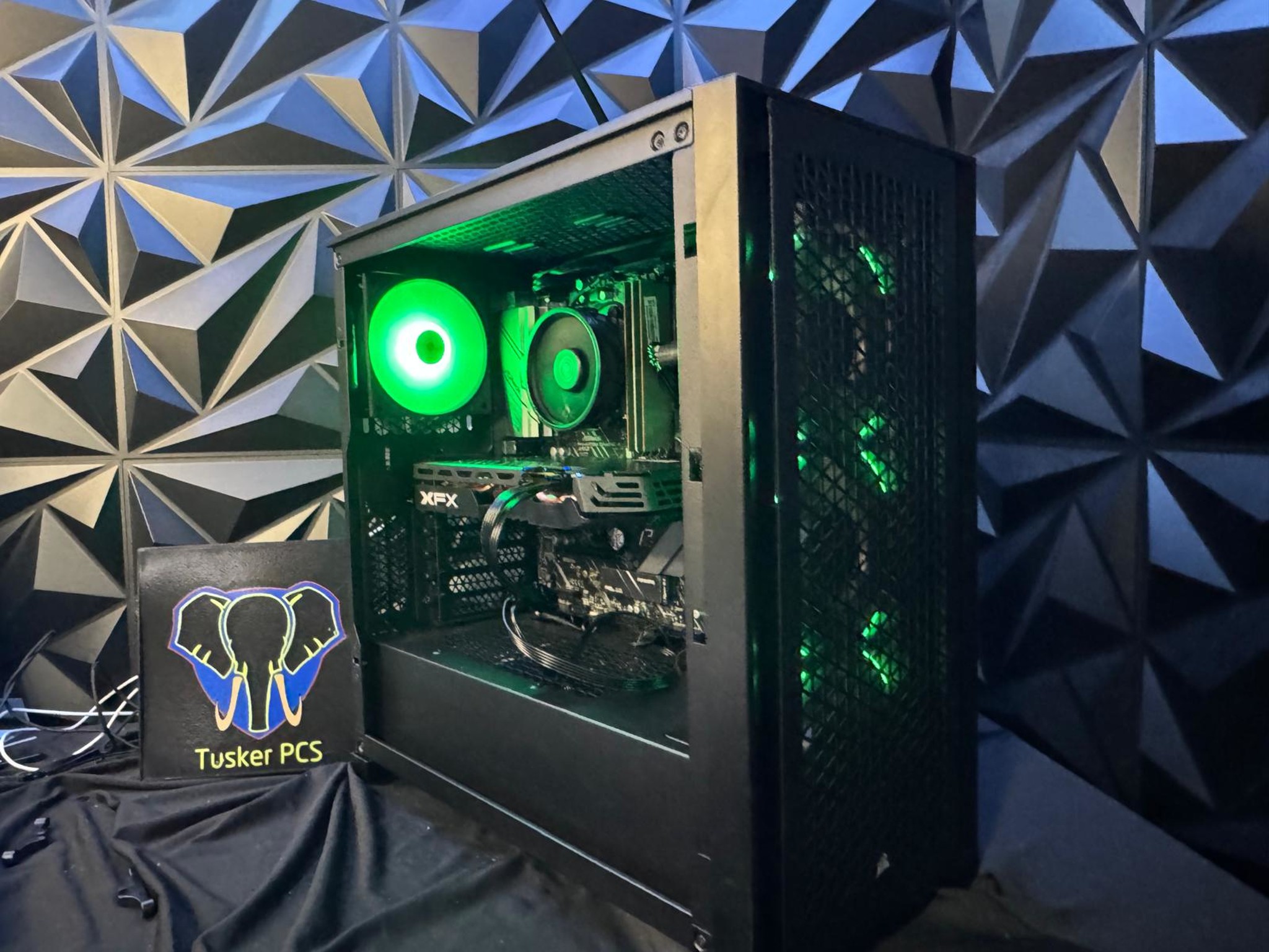 💸 The Budget Baddie 🖤🔥| Ryzen 5 3600 | RX 580 8GB  | 24 GB DDR4| 1.25 TB SSD