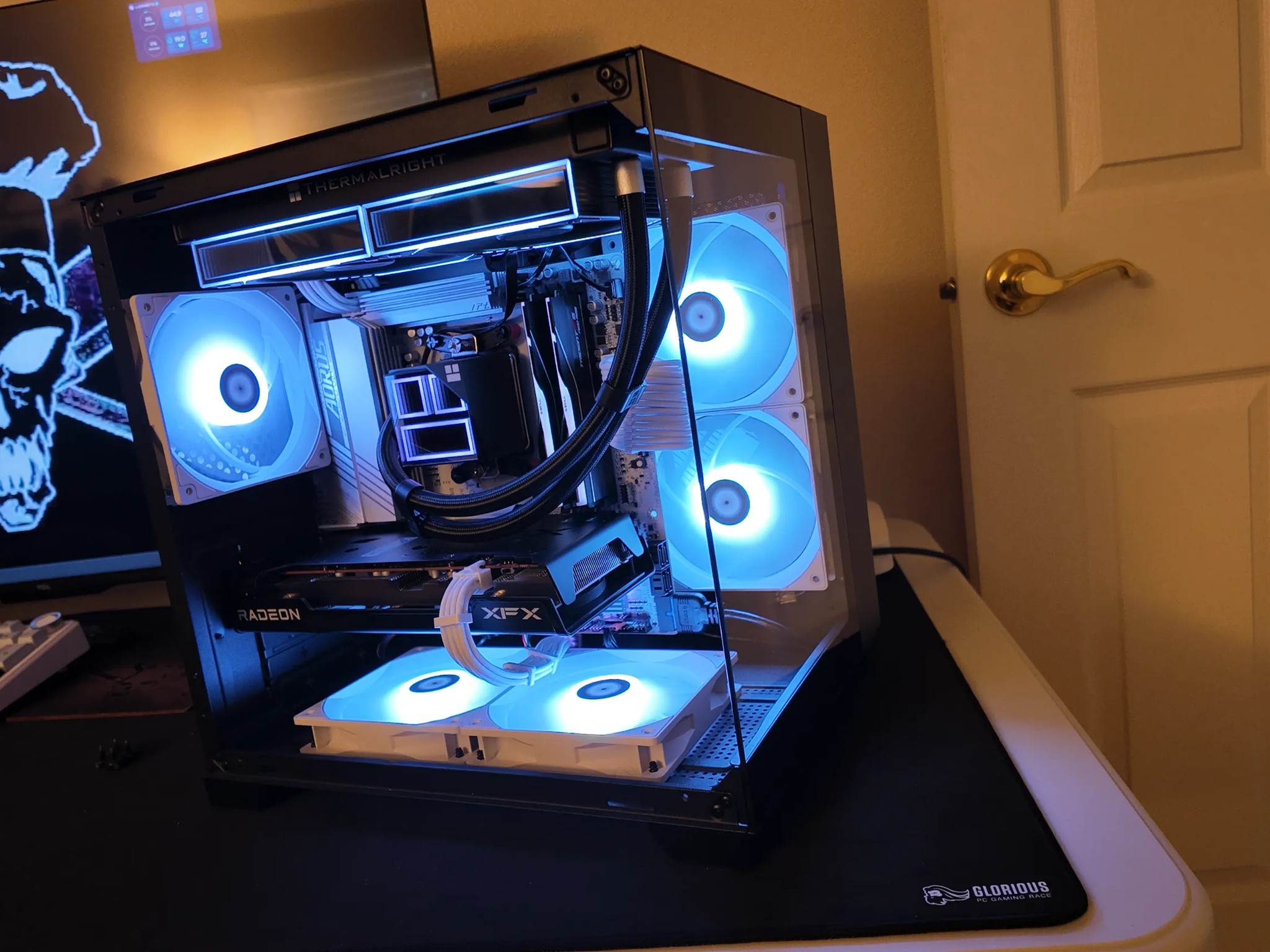 Micro ATX Gaming PC Ryzen 7 7800X3D XFX Radeon 7600 G.Skill 48gb 6400MT 1TB SSD