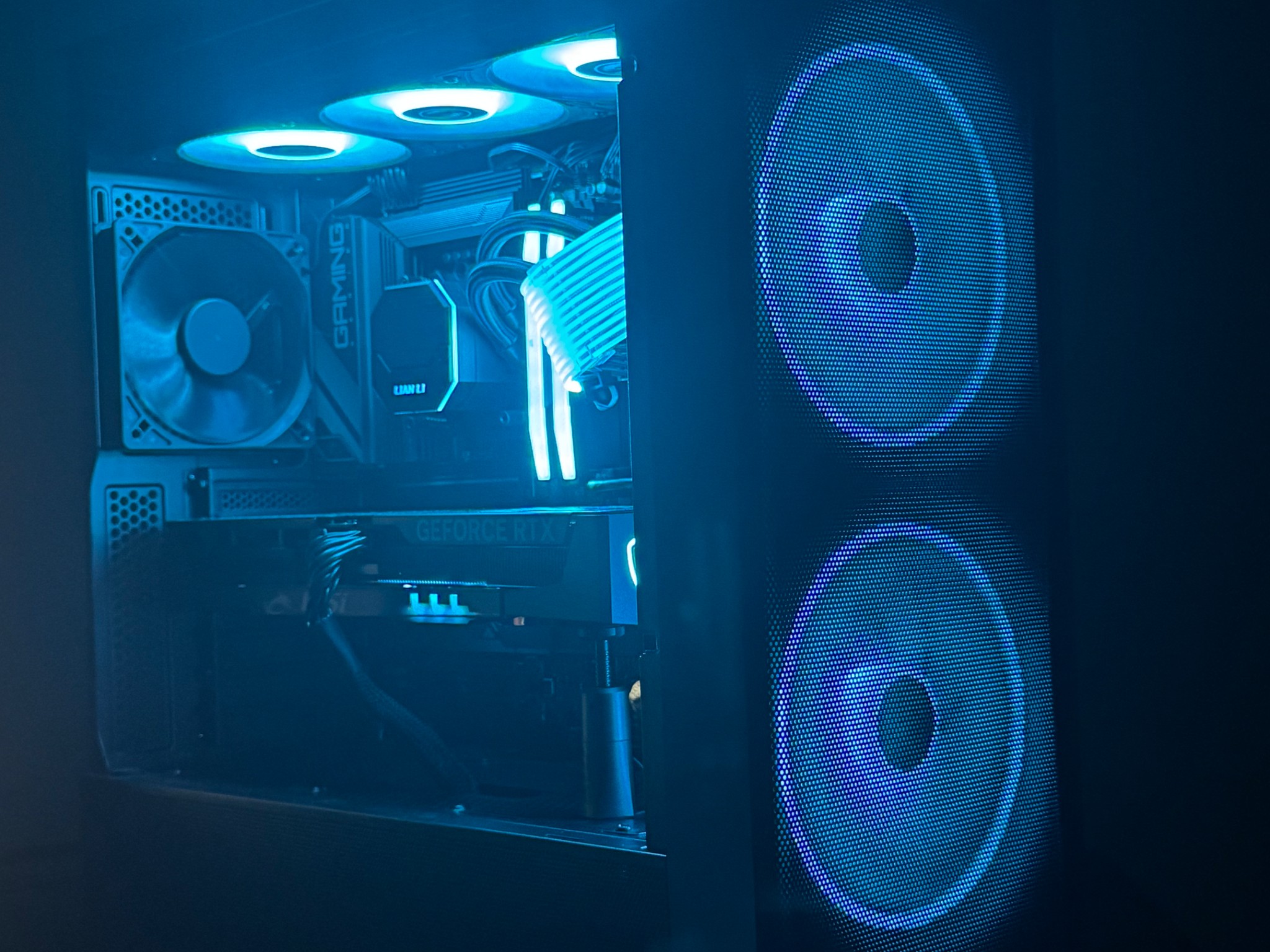 / RTX 5070TI / R7 9700X  /4K MONSTER / 32GB DDR5 / 2TB SSD
