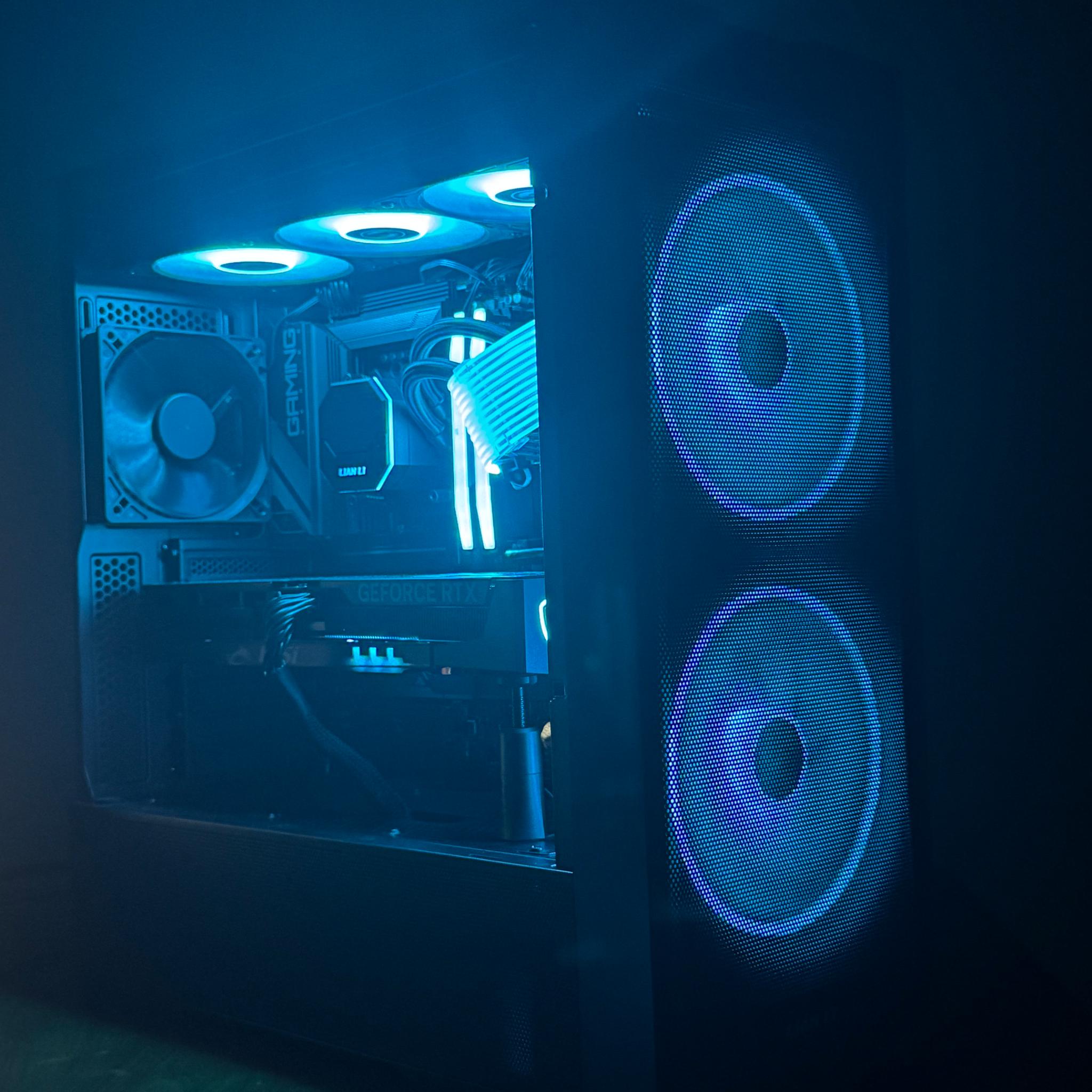 / RTX 5070TI / R7 9700X  /4K MONSTER / 32GB DDR5 / 2TB SSD