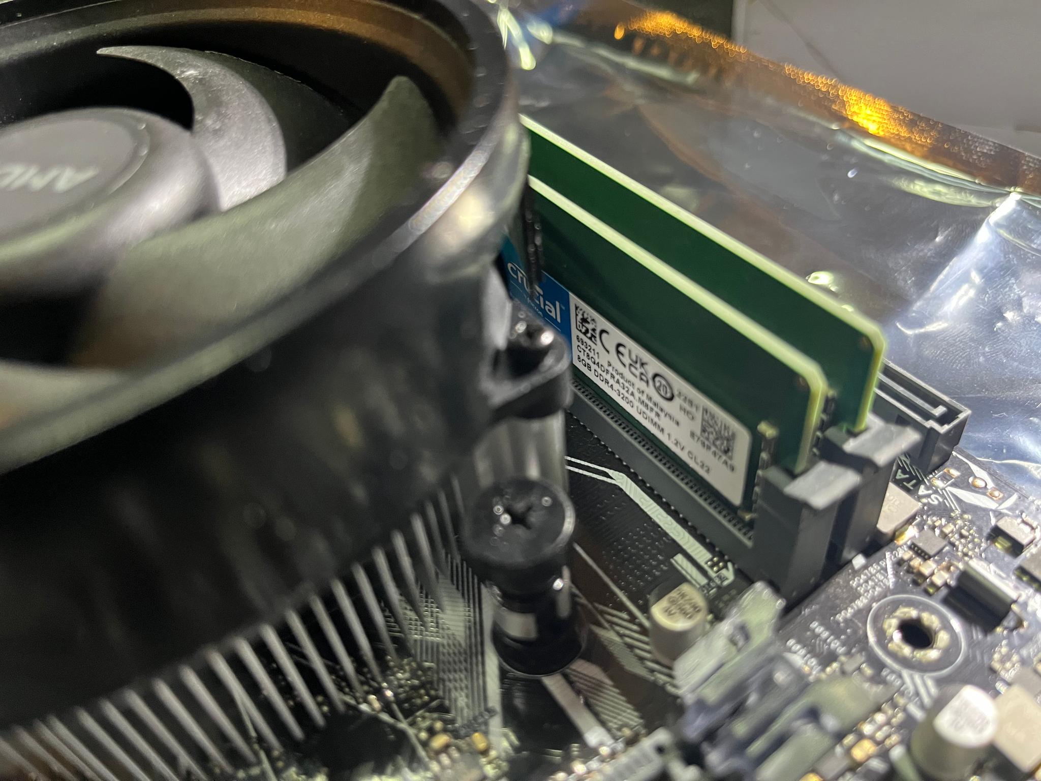 Asus prime A320m-f with a Ryzen 3 2200G and Ram