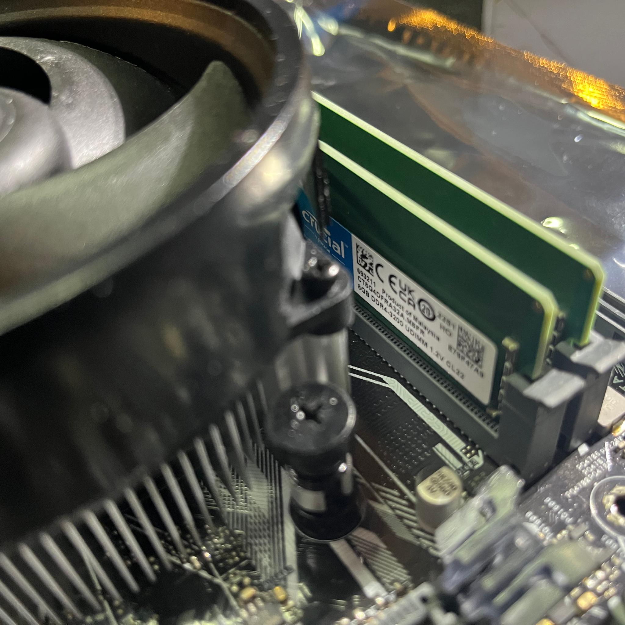 Asus prime A320m-f with a Ryzen 3 2200G and Ram