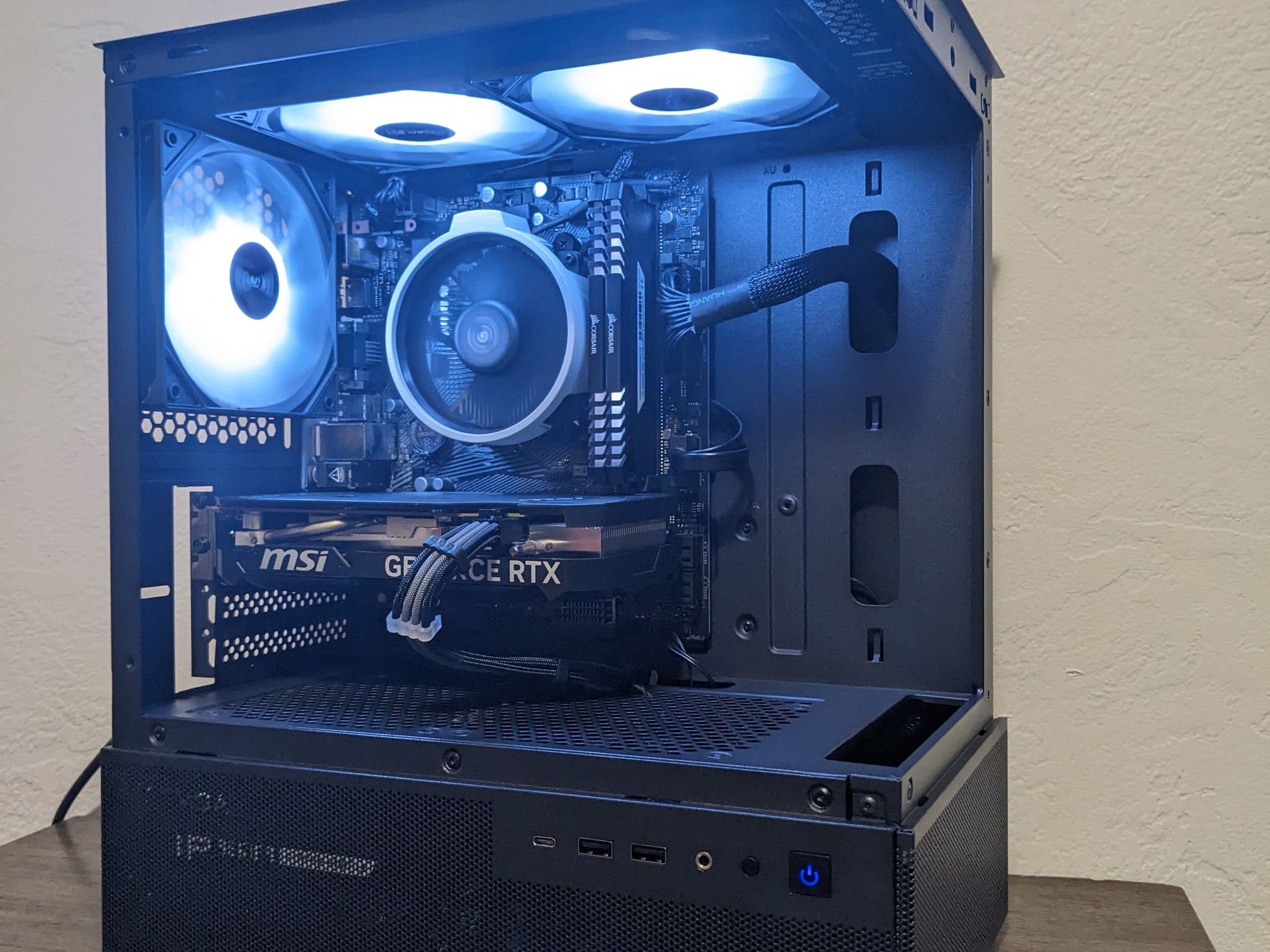 Rtx-4060 ryzen 5-5600x 32gbs ram