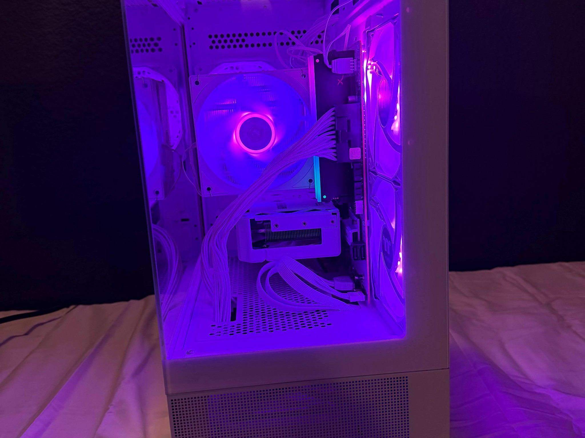 Brand New Custom Gaming PC | RX 9060 XT 16GB | Ryzen 5 9600X | 32 GB DDR5 RAM | 2TB NVMe SSD Gen 5