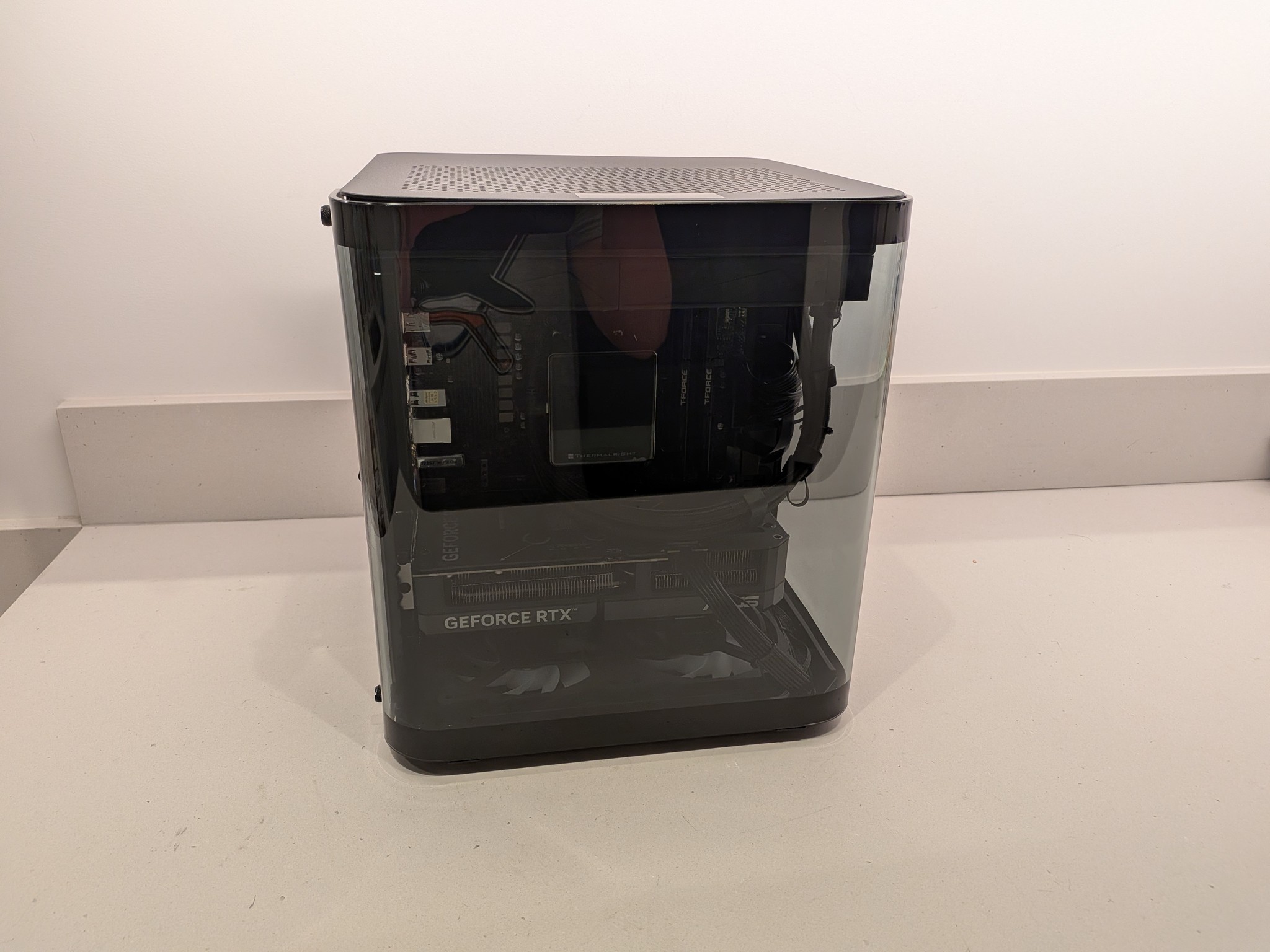 Bomb Devil - RTX 5070, Ryzen 5 9600X, 64 GB DDR5 RAM, 2 TB Gen 5 NVME, RGB, Liquid Cooled