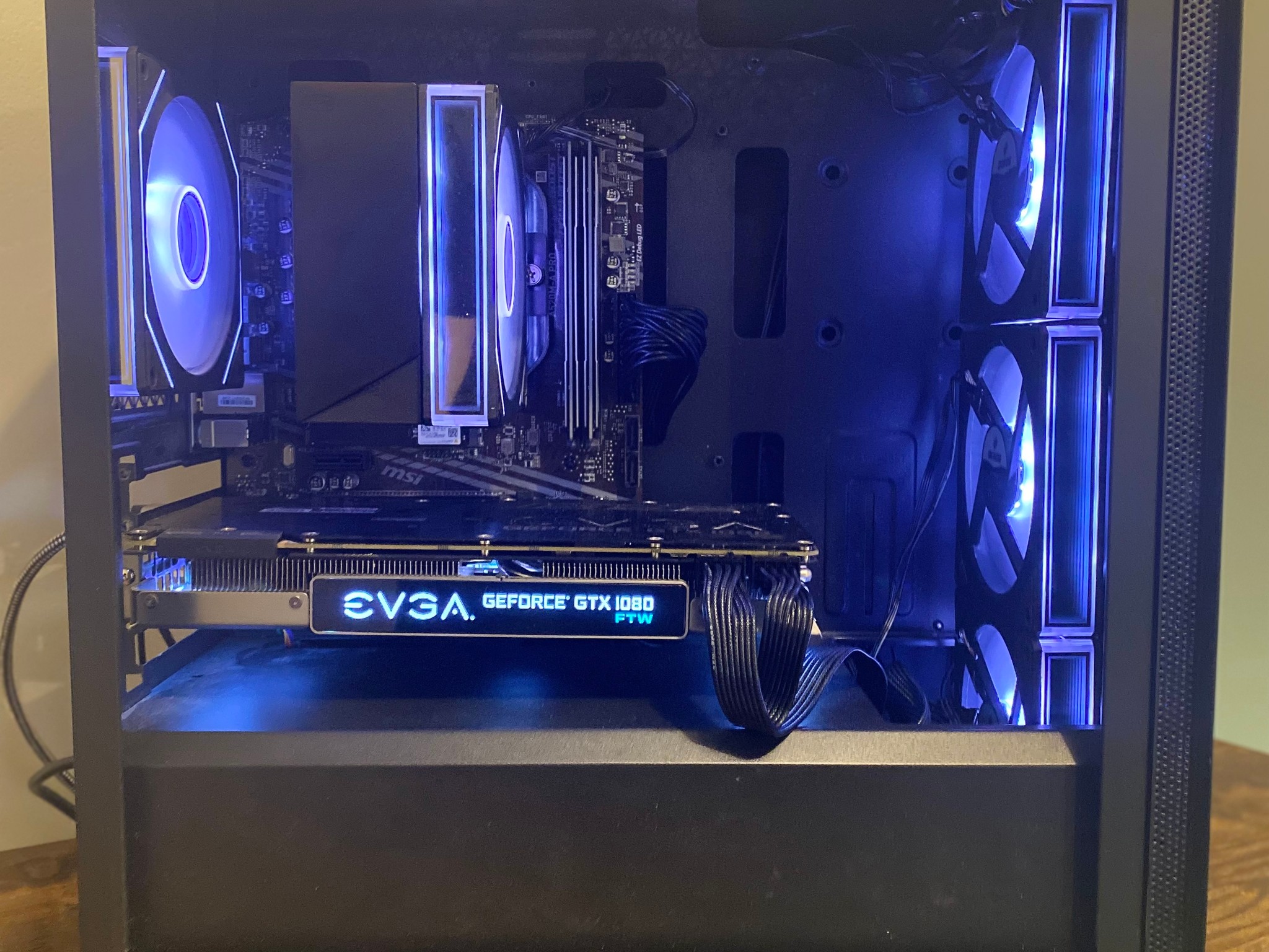 Gaming PC | GTX 1080 FTW 2 Edition | Ryzen 5 2600 | 16 Gb ram 2666 | 512 Gb ssd | windows 11 + wifi