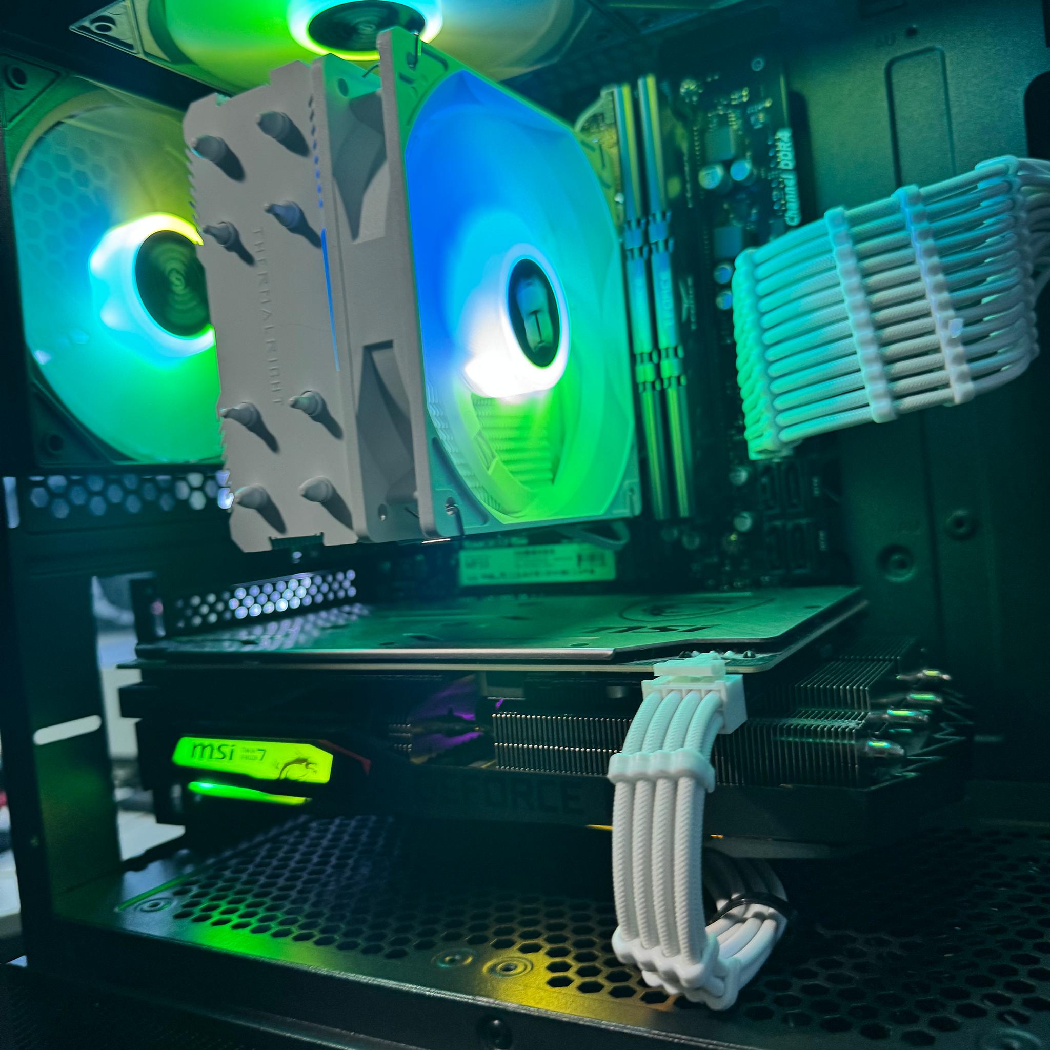 RTX Black N’ White Gaming PC / Ryzen 7 / RTX 2060