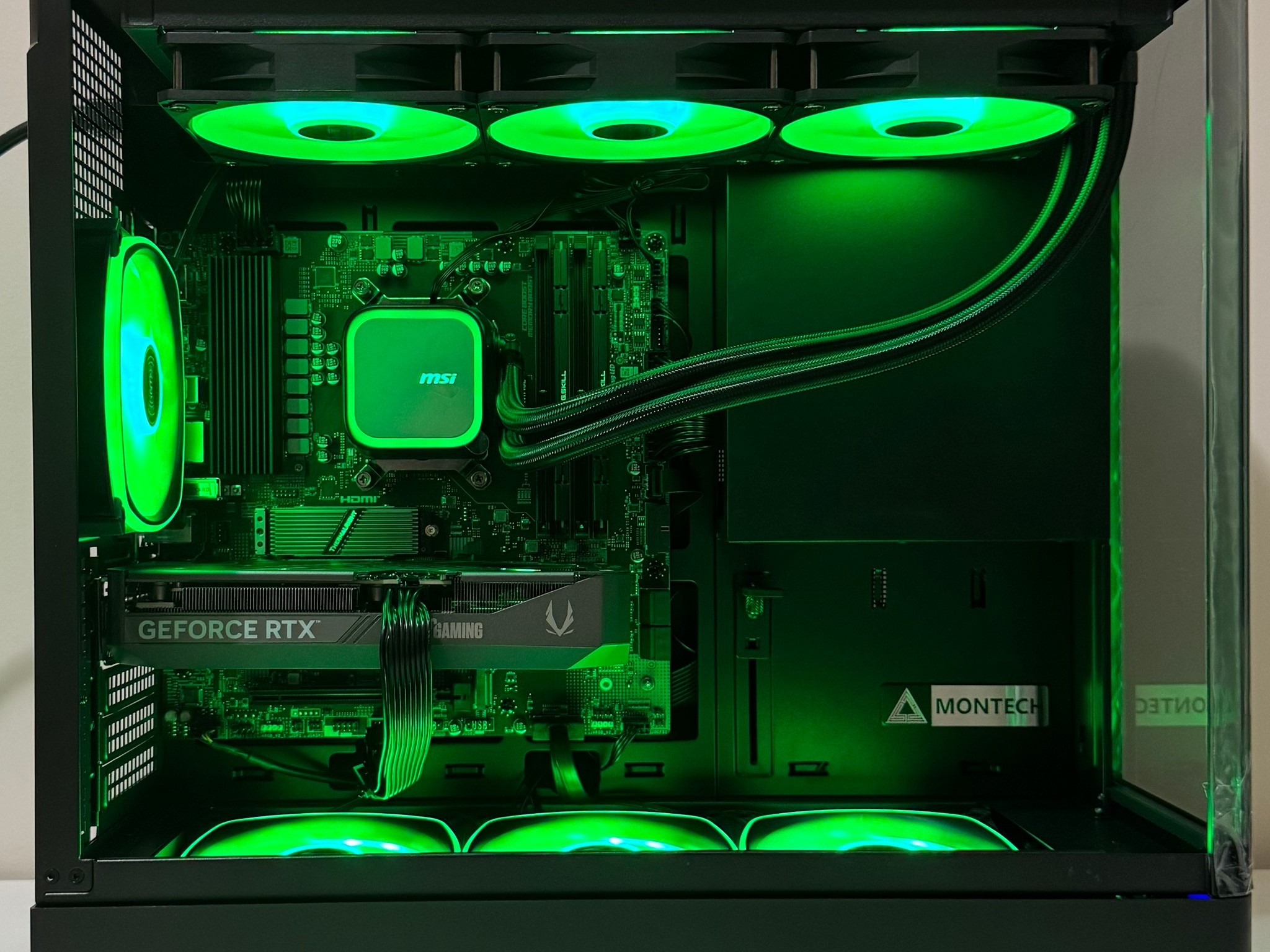 AMD Ryzen 7 7800X3D 32GB DDR5 RAM GeForce RTX 5060 Ti 1TB Gen5 NVMe SSD 850W Gold Gaming PC