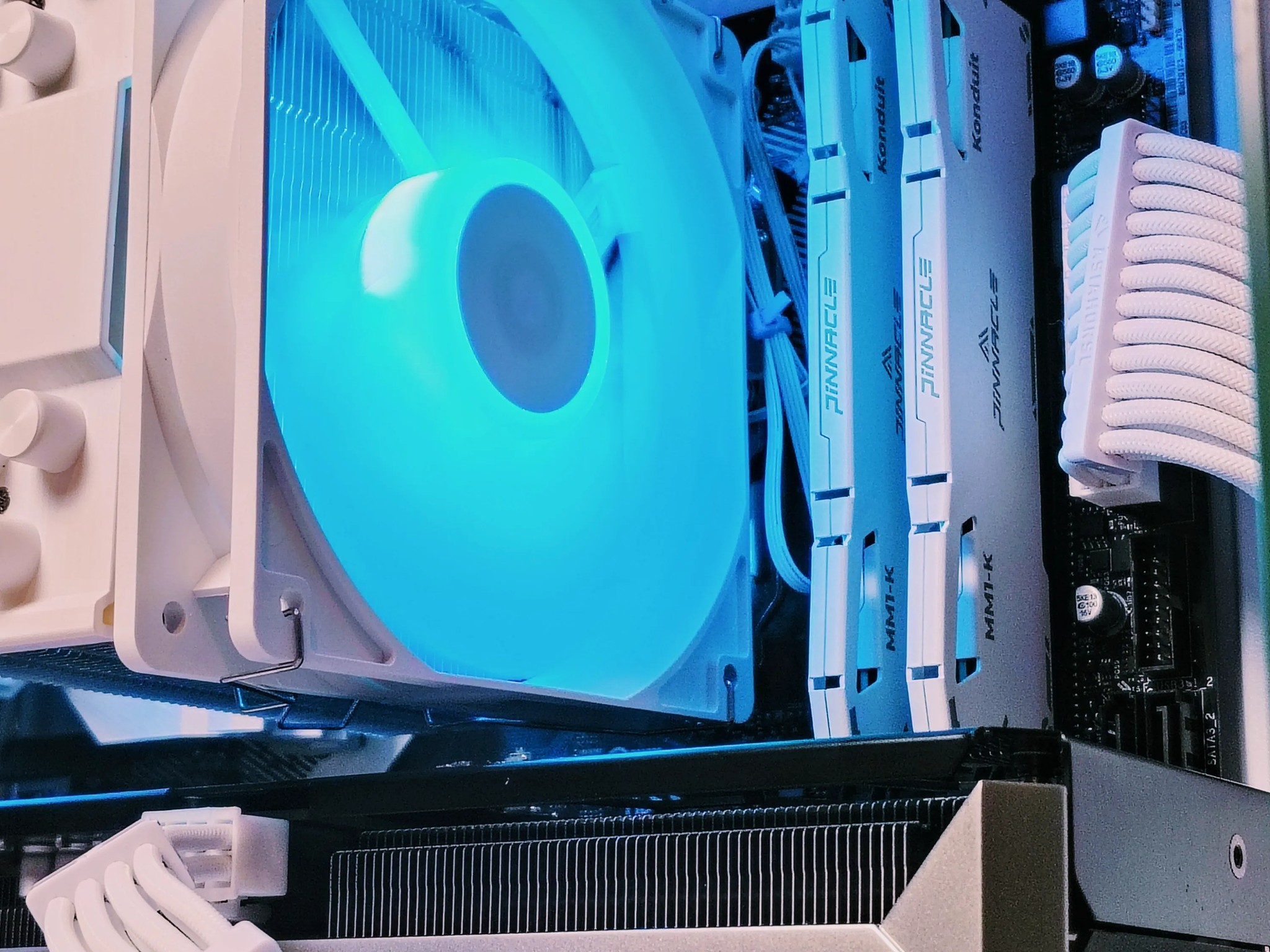 💸$250 off💸Ryzen 7 5800X, ARC B580, 32GB RAM, 1TB SSD Gaming PC 1440p - GLACIAL