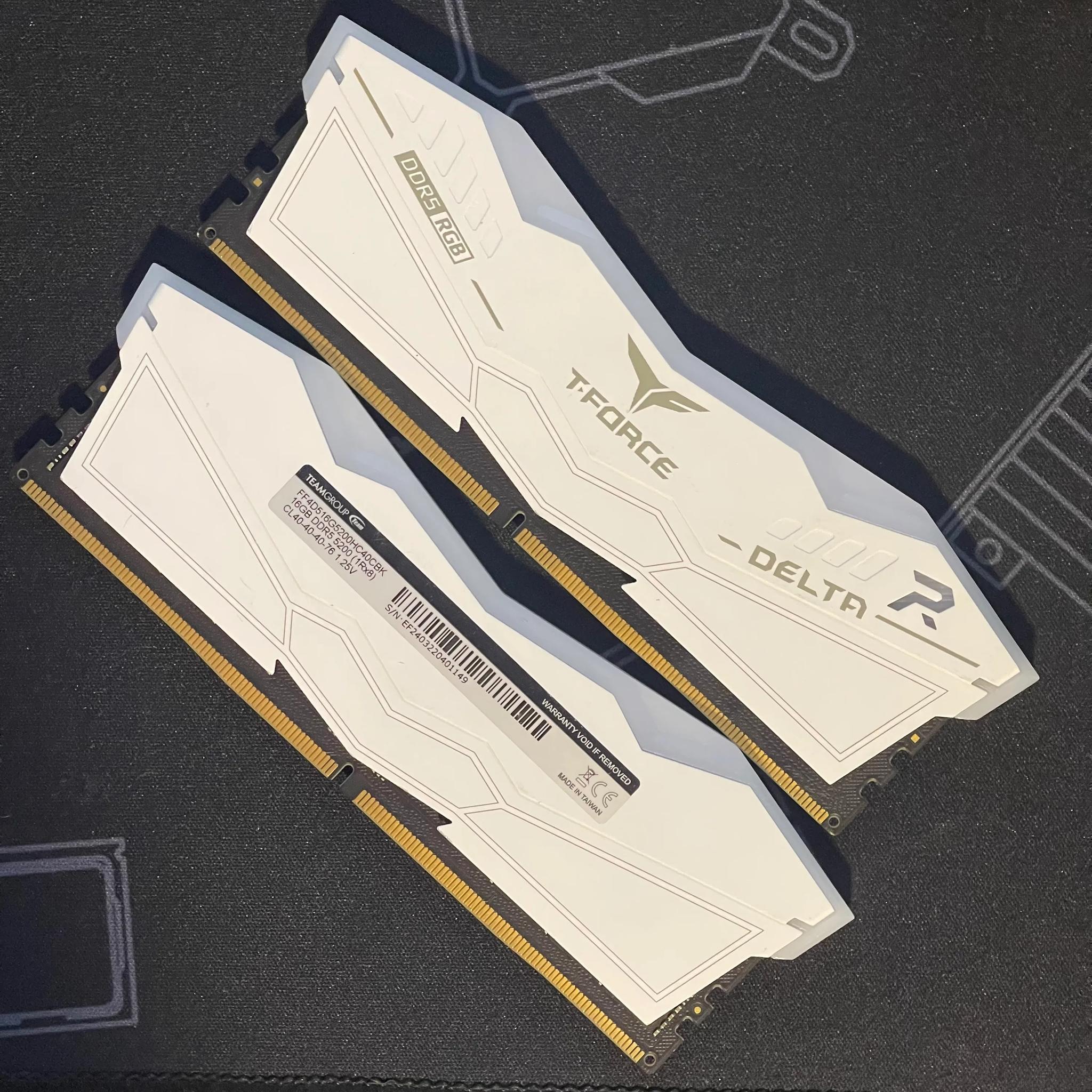 TeamGroup T-Force Delta R DDR5 RGB 5200 CL40 32GB (2x16GB) - White