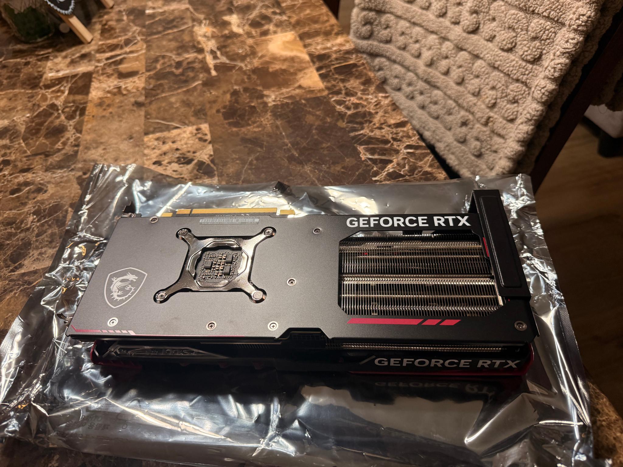 MSI GeForce RTX 4070 SUPER 12G GAMING X SLIM MLG