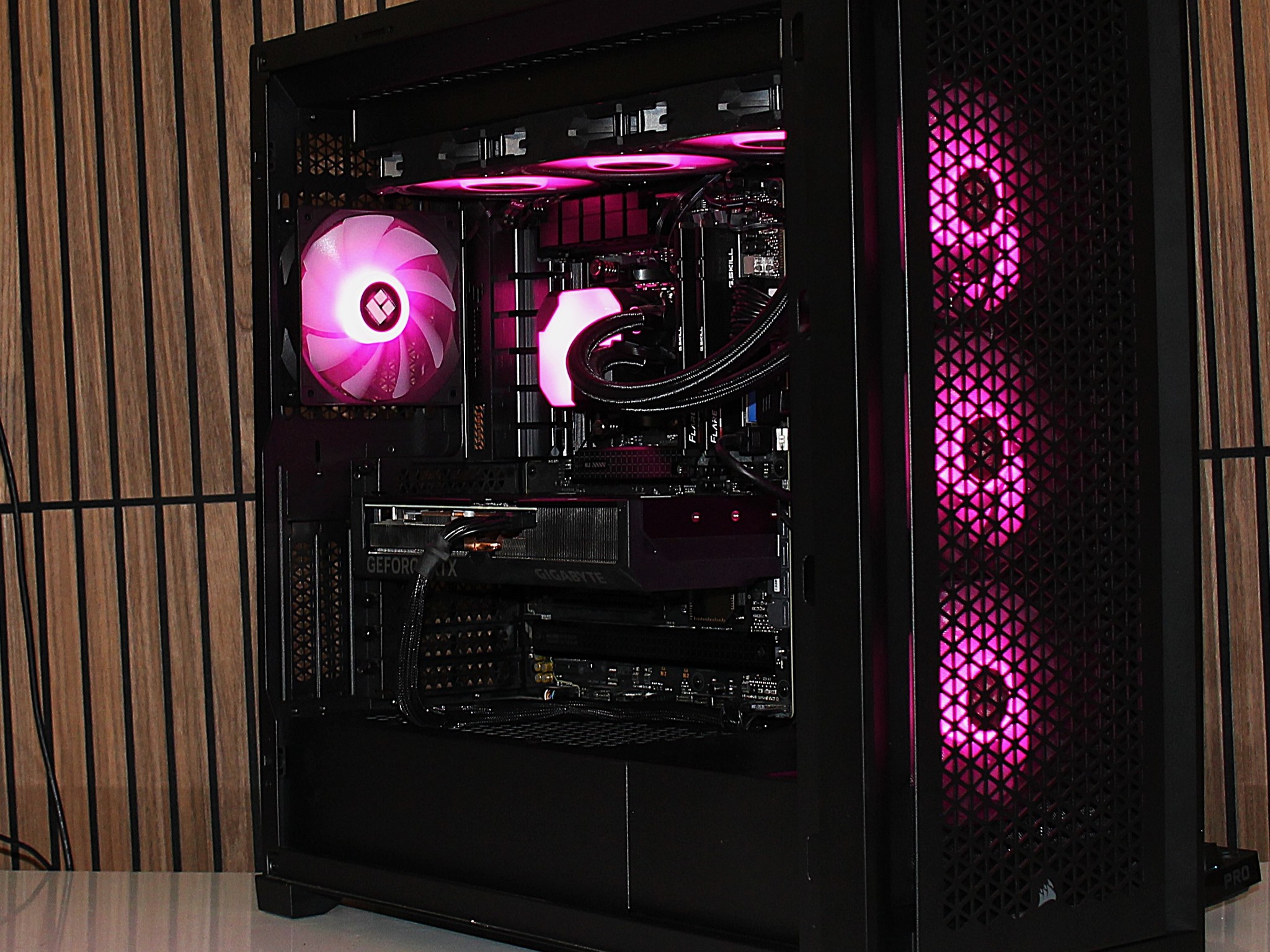 RTX 4070TI SUPER | Ryzen 9 7900x | 32GB DDR5 | 1TB NVME | GOLD PSU | Windows 11 | WIFI