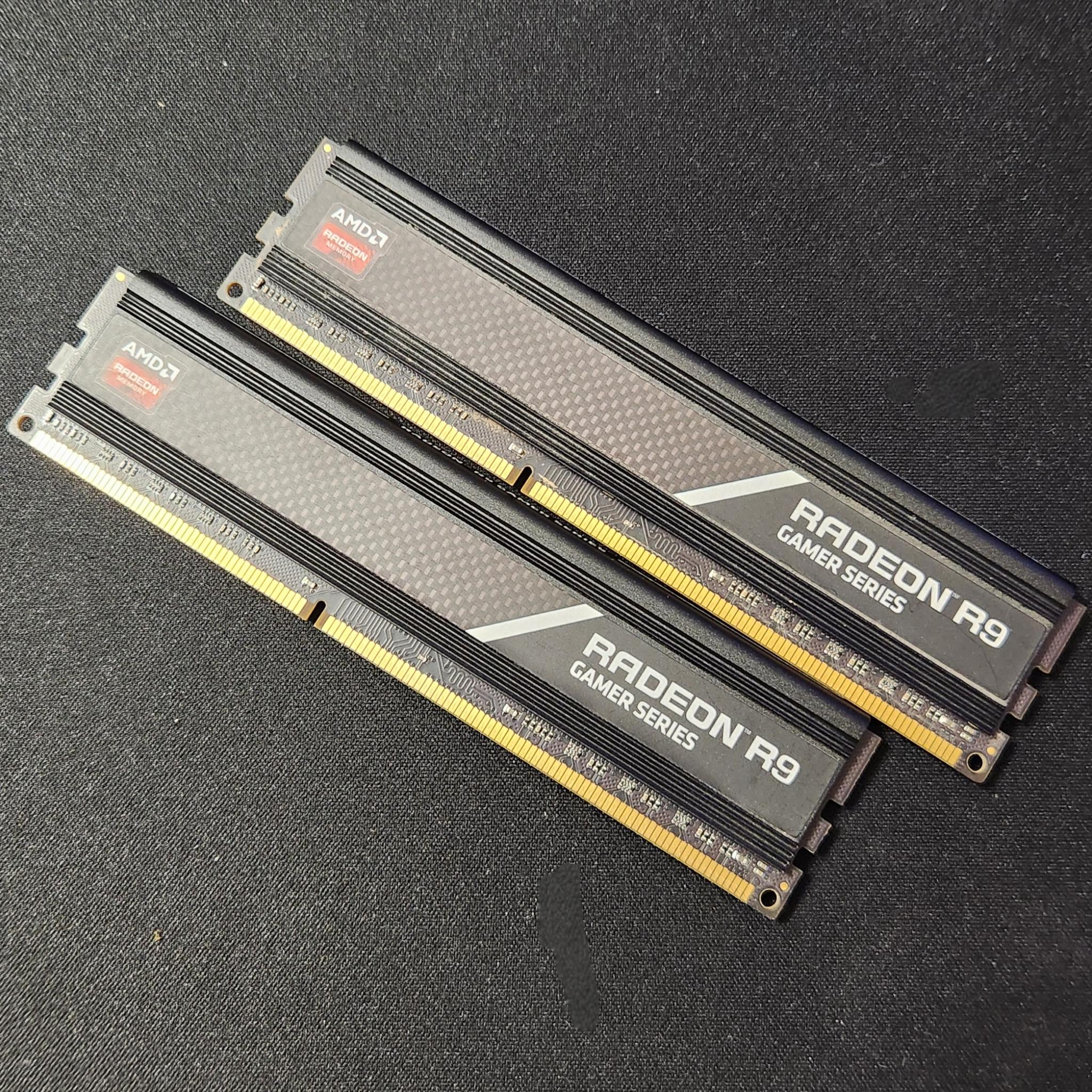 Radeon R9 16GB DDR3 2400Mhz CL11