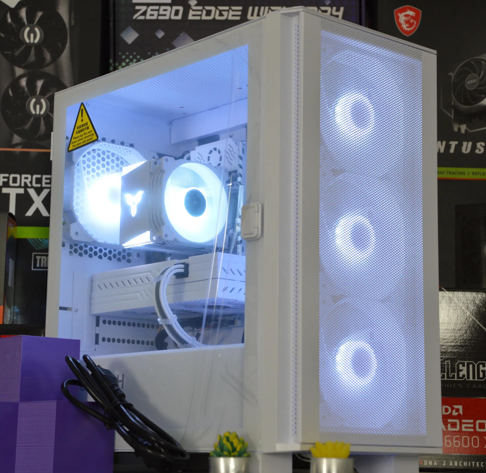 ❄️🌨| RX 580 8GB | INTEL XEON E5 2670 V3 | 16GB RAM | 1TB SSD | Crystal Snow |