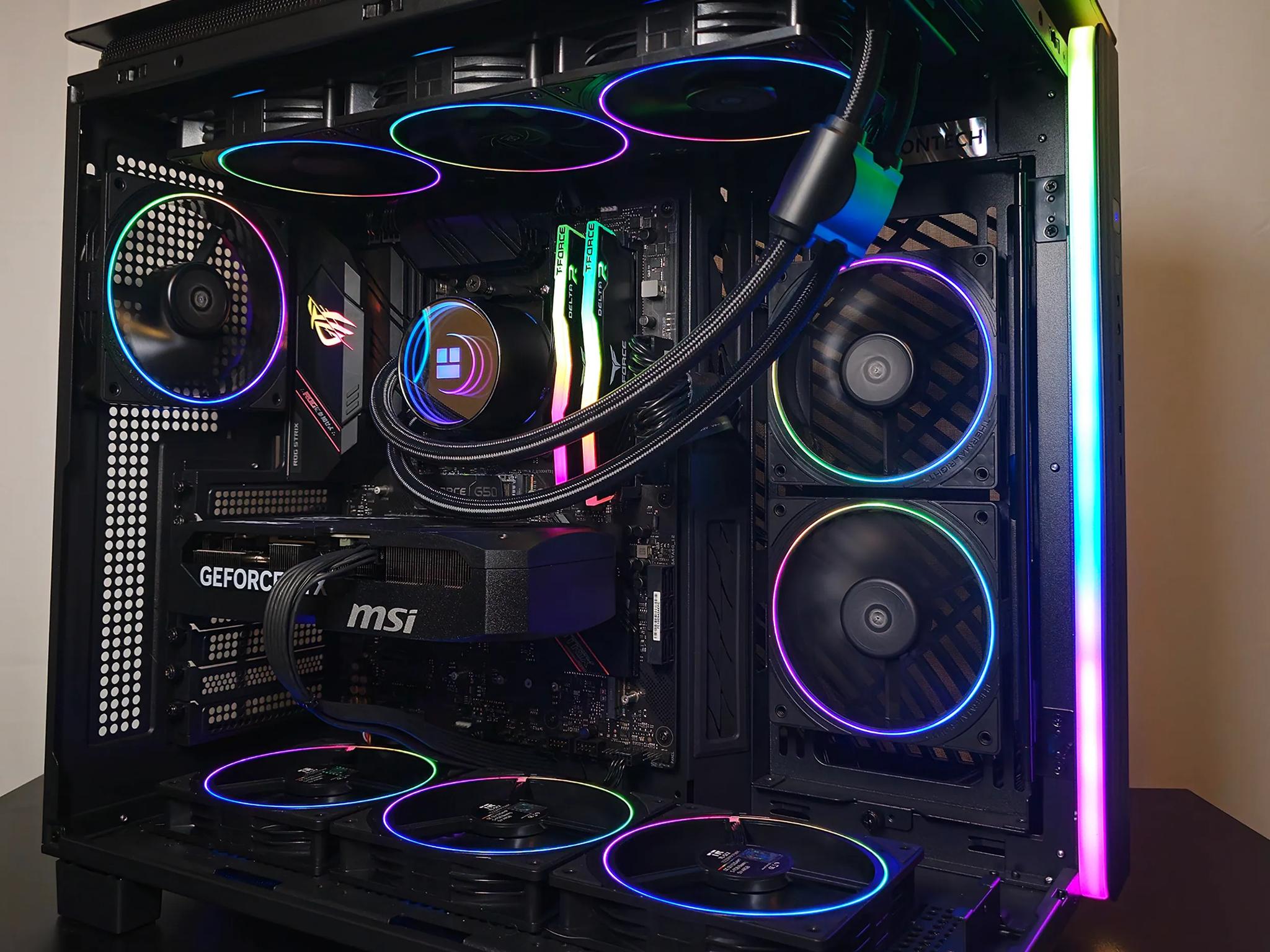 RTX 5070 12GB / Ryzen 7 5800x / 32GB RGB DDR4 / 2 x 1TB SSD / 𝒦𝒾𝓃𝑔 👑