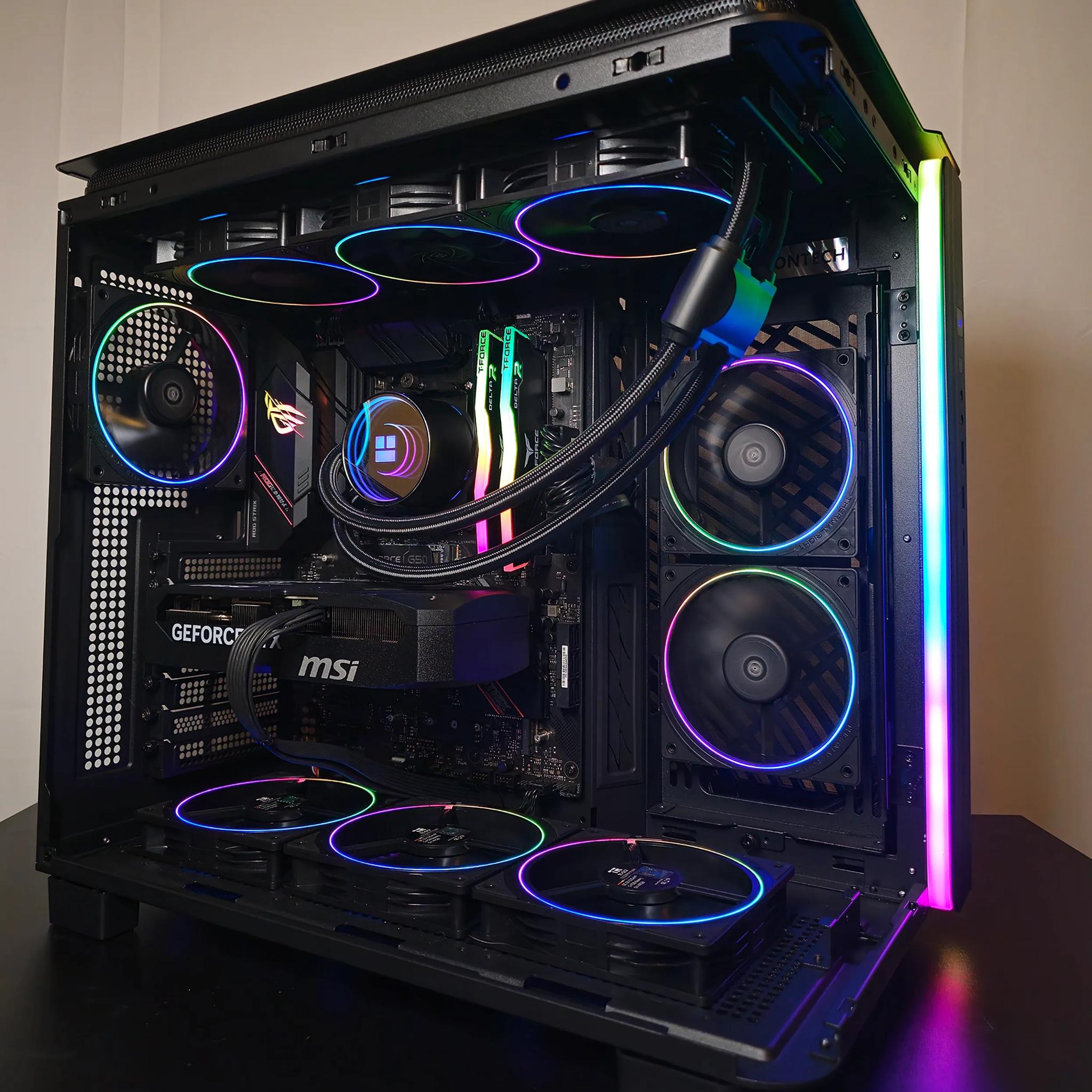 RTX 5070 12GB / Ryzen 7 5800x / 32GB RGB DDR4 / 2 x 1TB SSD / 𝒦𝒾𝓃𝑔 👑