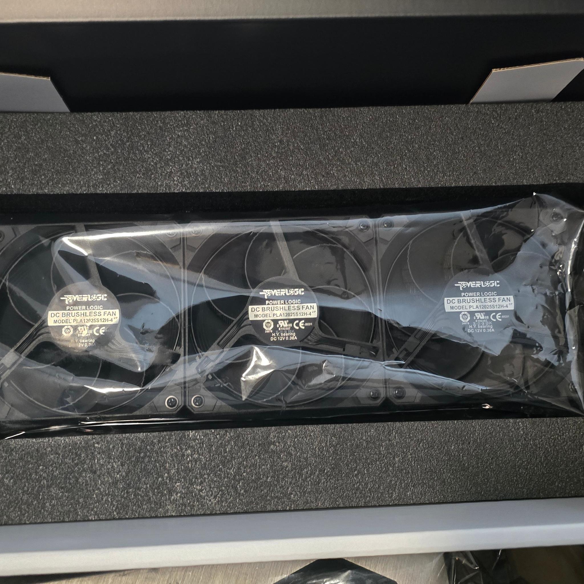 MSI GeForce RTX 5090 32G SUPRIM LIQUID SOC