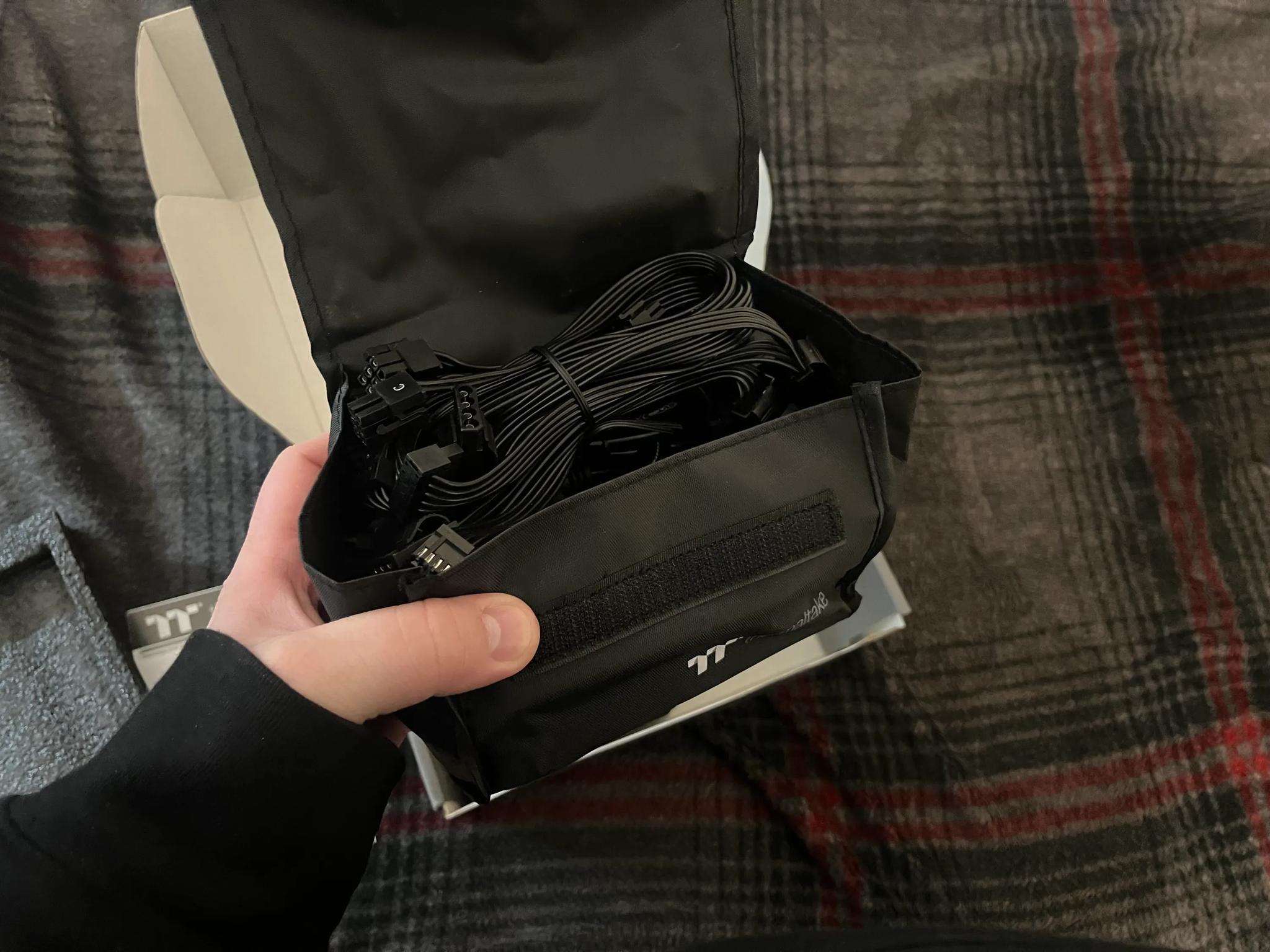 Thermaltake Toughpower SFX 1000W 80Plus Platinum ATX 3.1 Standard Power Supply