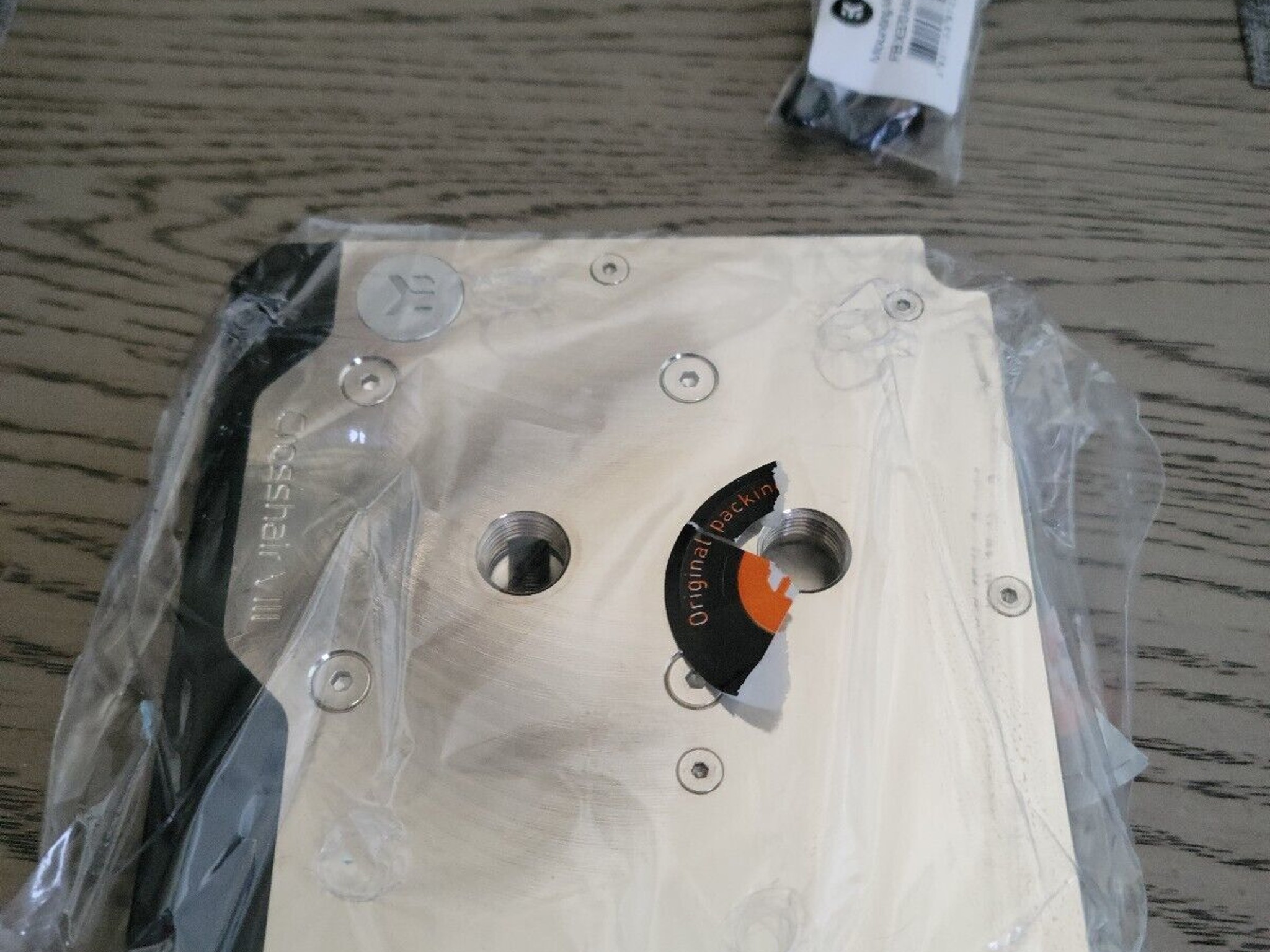 EK-Quantum Momentum ROG Crosshair VIII Hero - Full Nickel