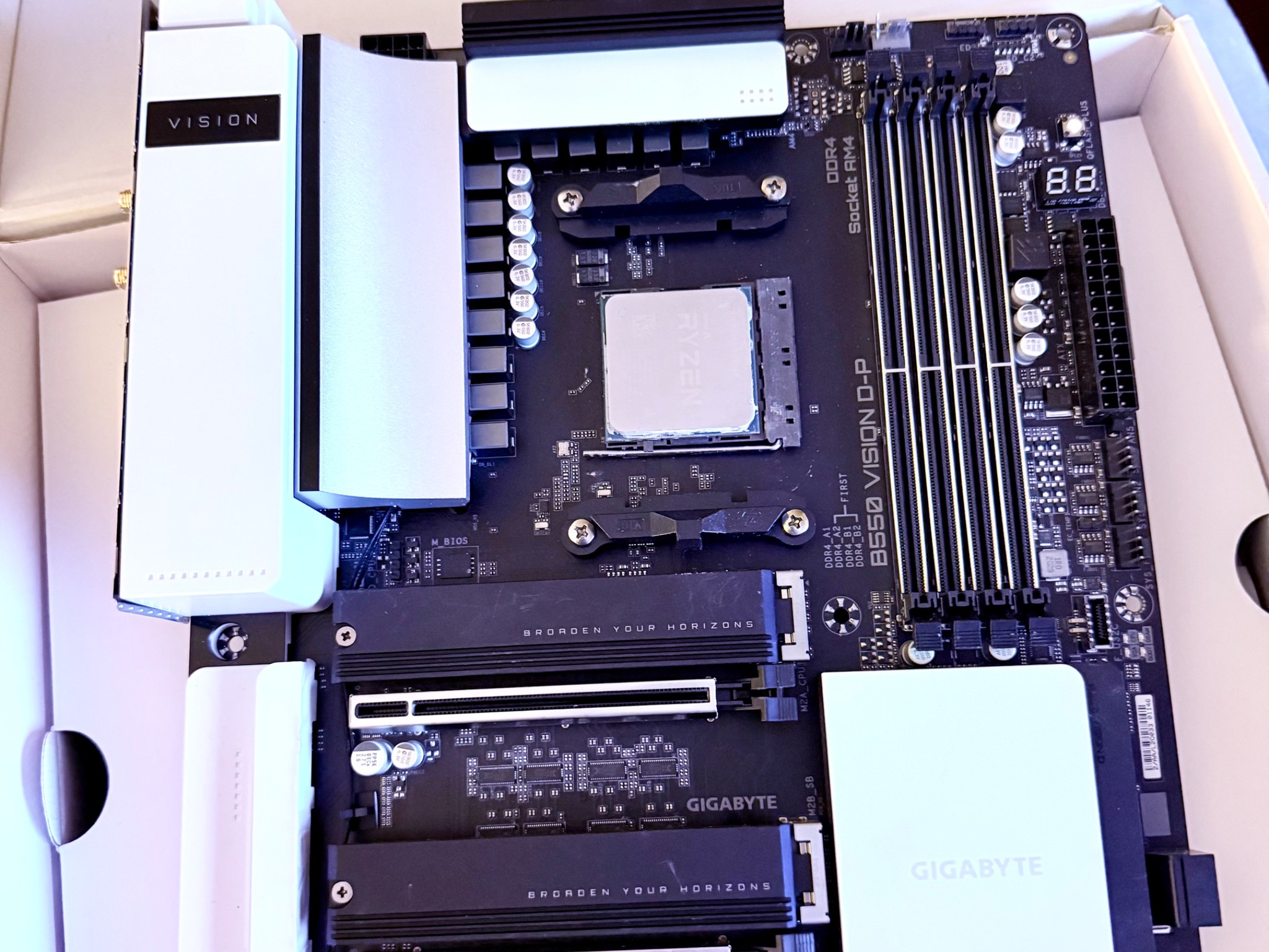 Gigabyte MOBO BUNDLE B550 VISION D-P & AMD 5950x CPU