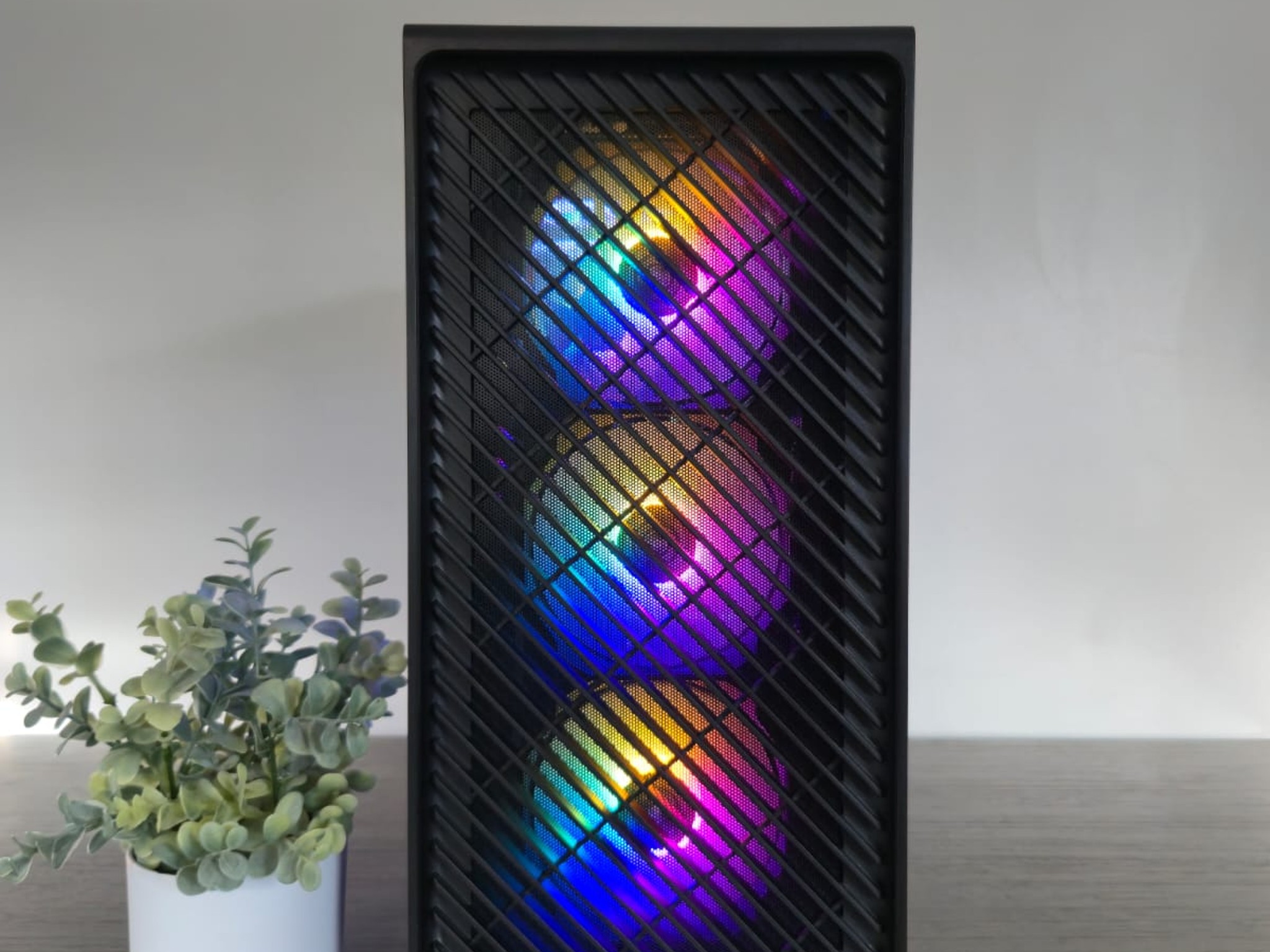 Black gaming pc, 5060 ti 8gb, 16gb ddr4, ryzen 5 5500