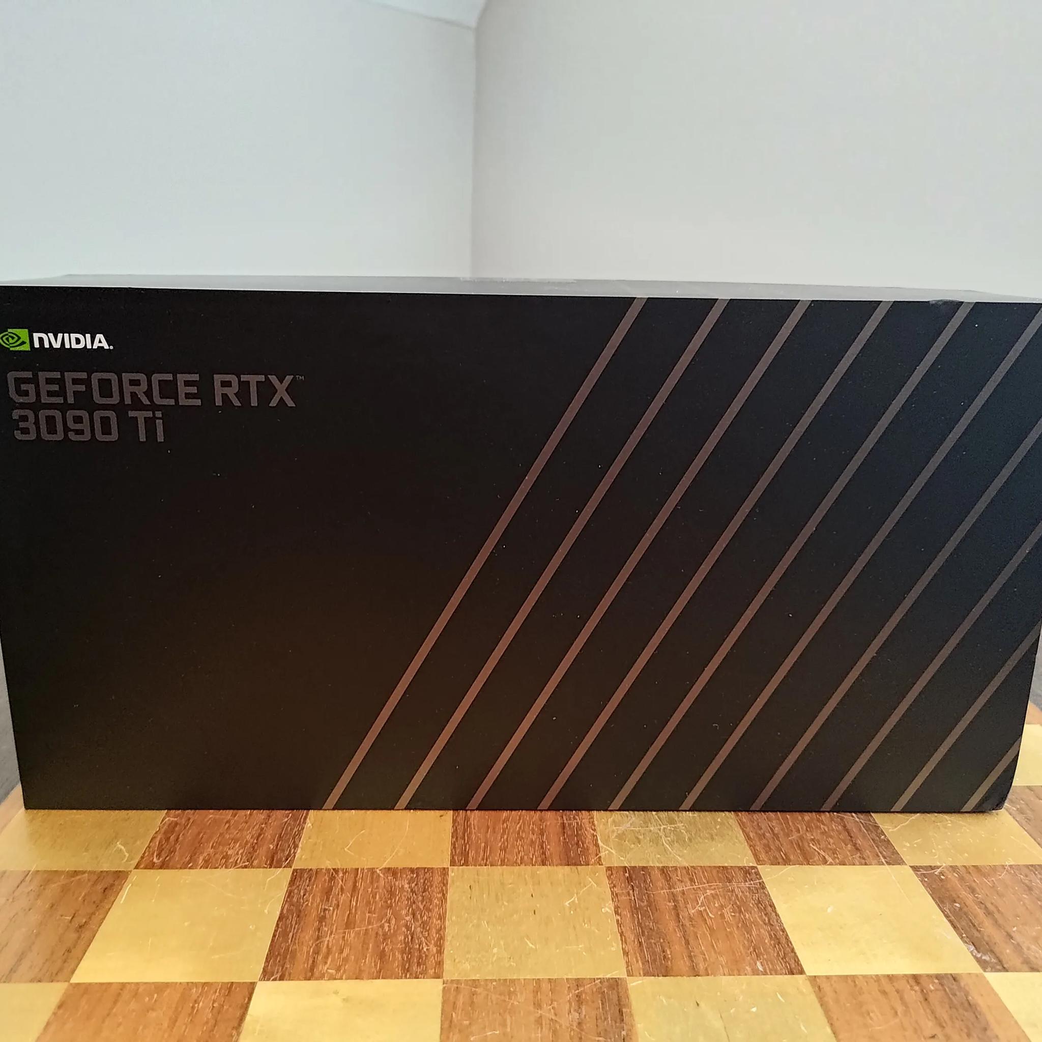  NVIDIA RTX 3090Ti Founder's Edition
