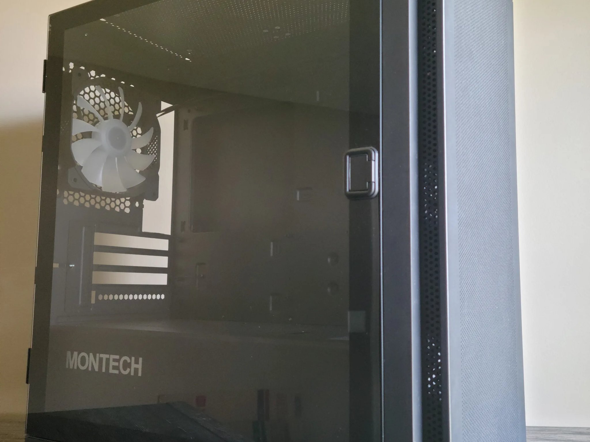 Montech Air 100 ARGB