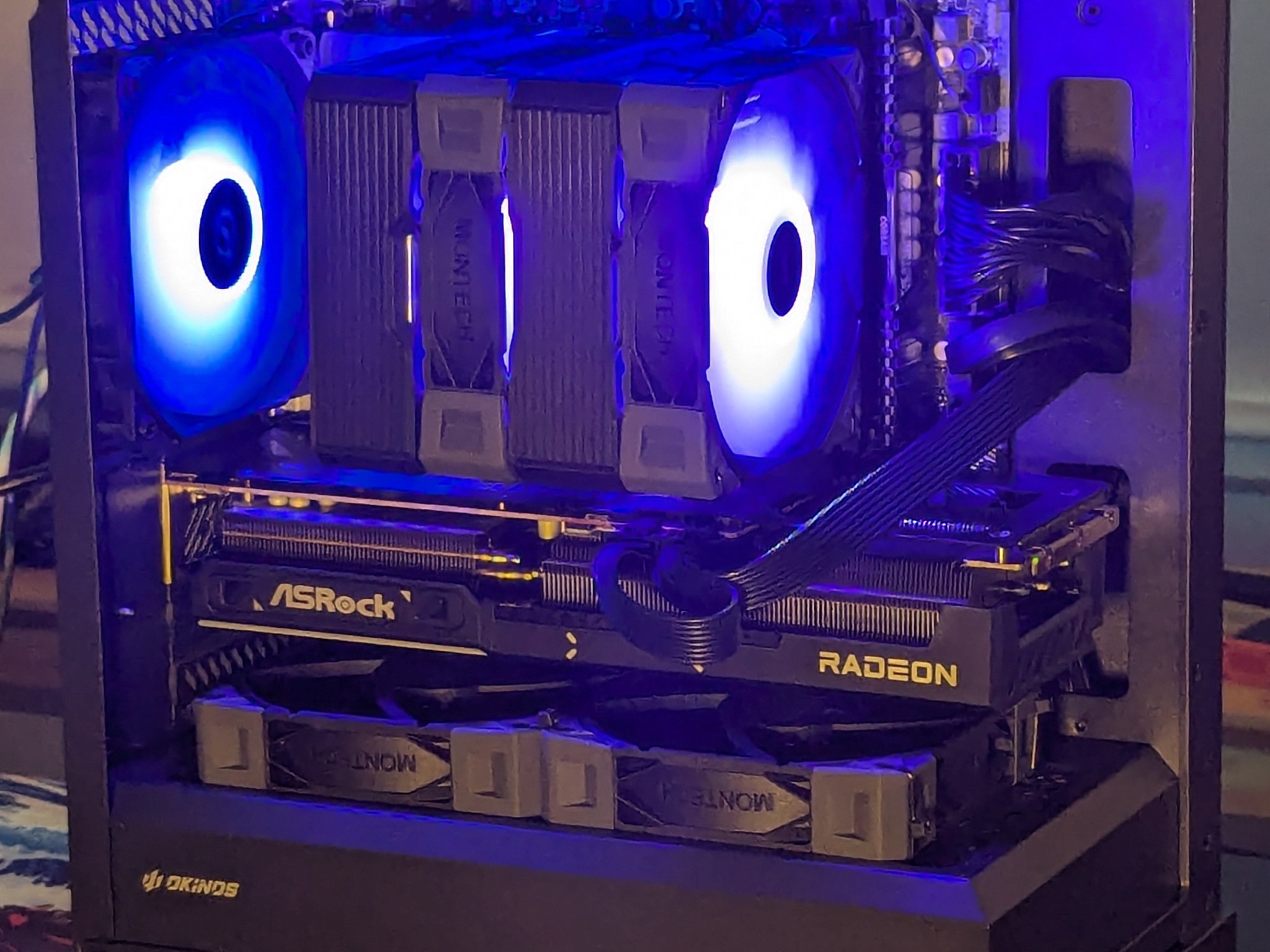 Gaming PC|AMD Ryzen 7 5800X3D|AMD Radeon RX 9070 16 GB|32 GB DDR4 3200|2 TB SSD|Windows 11 Home