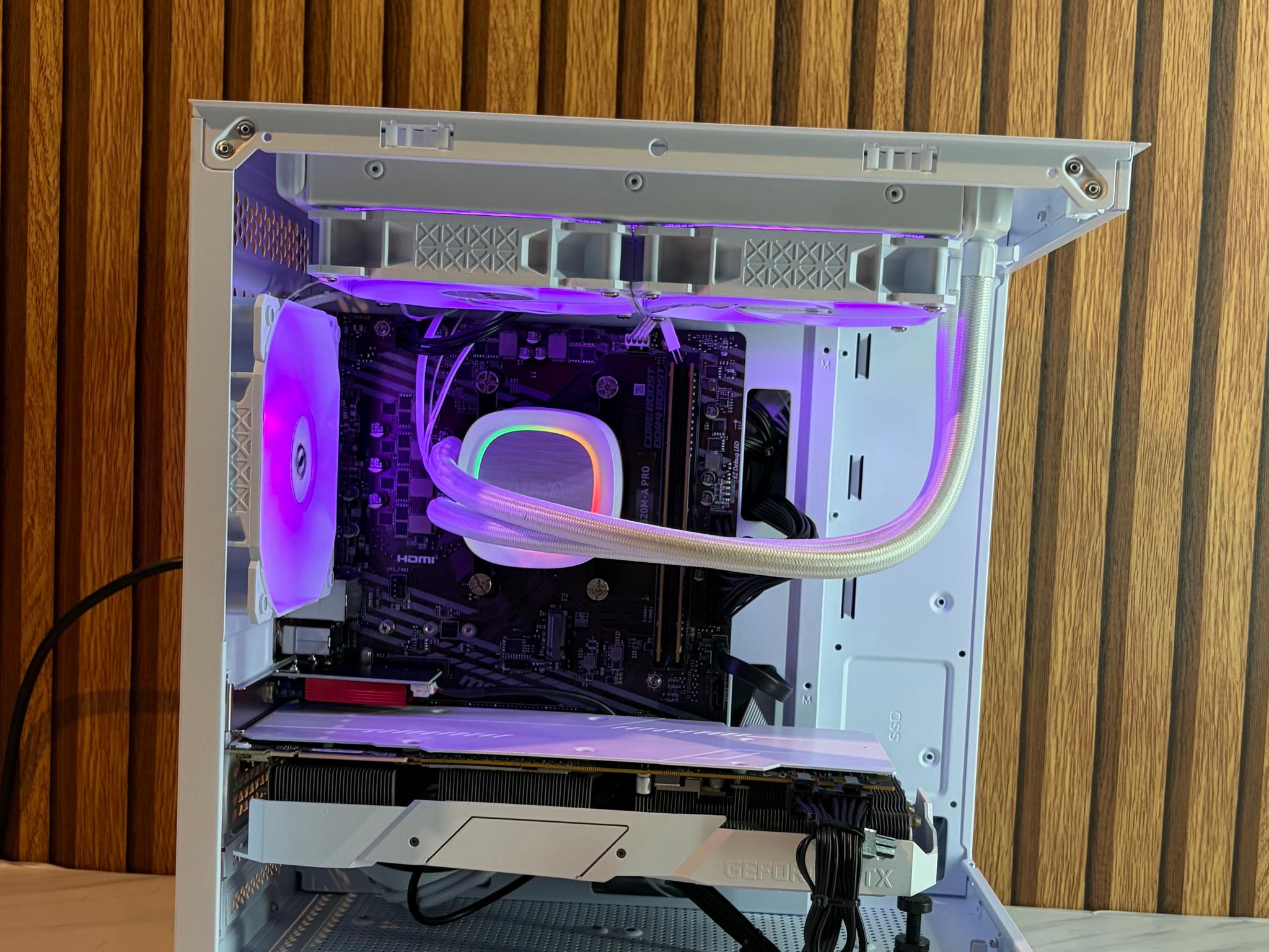 RTX 2070 SUPER | Ryzen 5 5500 | 16 GB DDR4 | 500GB SSD | 240MM