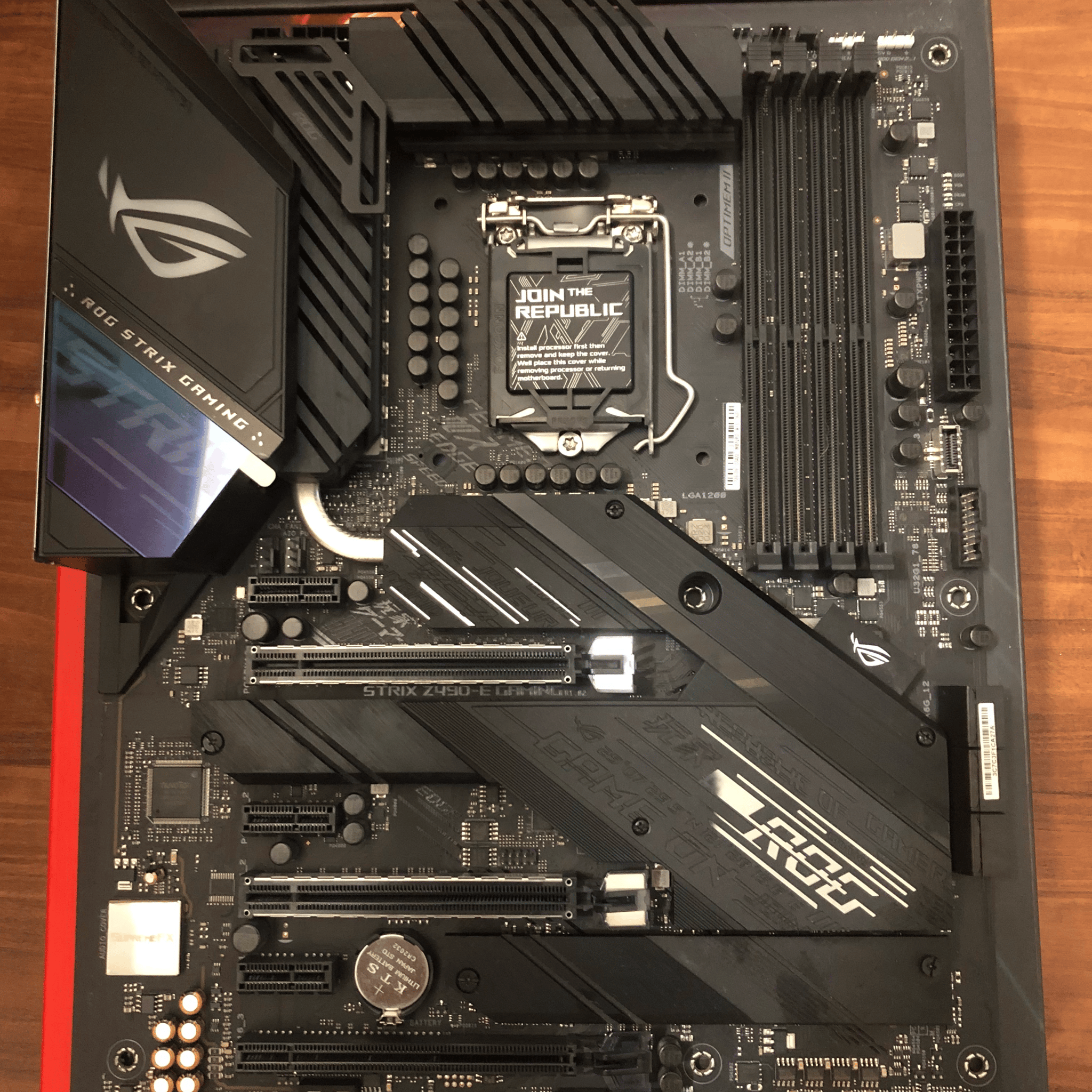 Combo: I7-10700k + Asus Z490E + 32GB RAM (3200mhz) + 1TB HHD