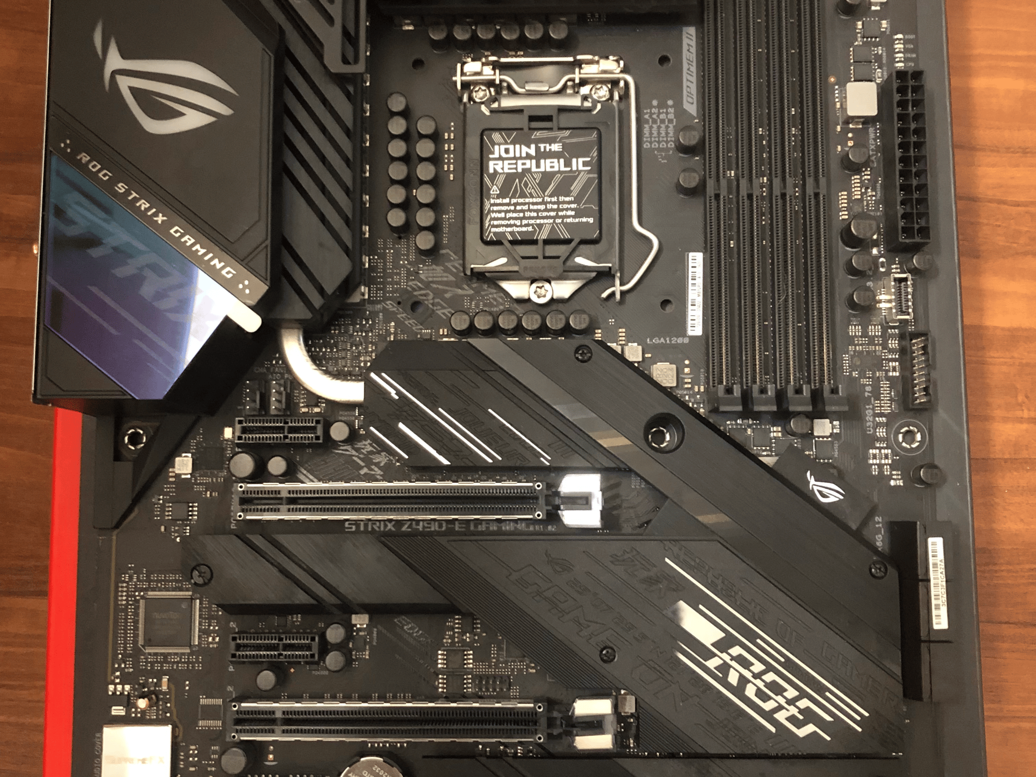 Combo: I7-10700k + Asus Z490E + 32GB RAM (3200mhz) + 1TB HHD