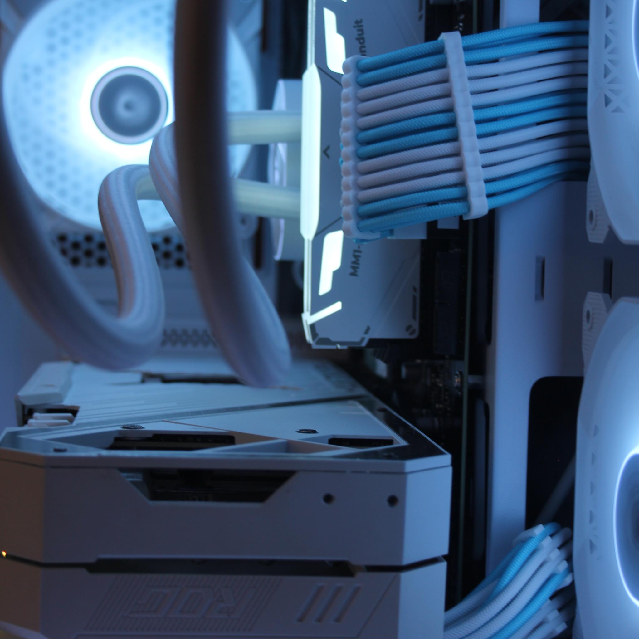 White Build 💻 RTX 3080 Gaming PC 💻| Ryzen 7 5800XT | 1TB nvme |DDR4 | 32GB RAM | B550 | Windows11