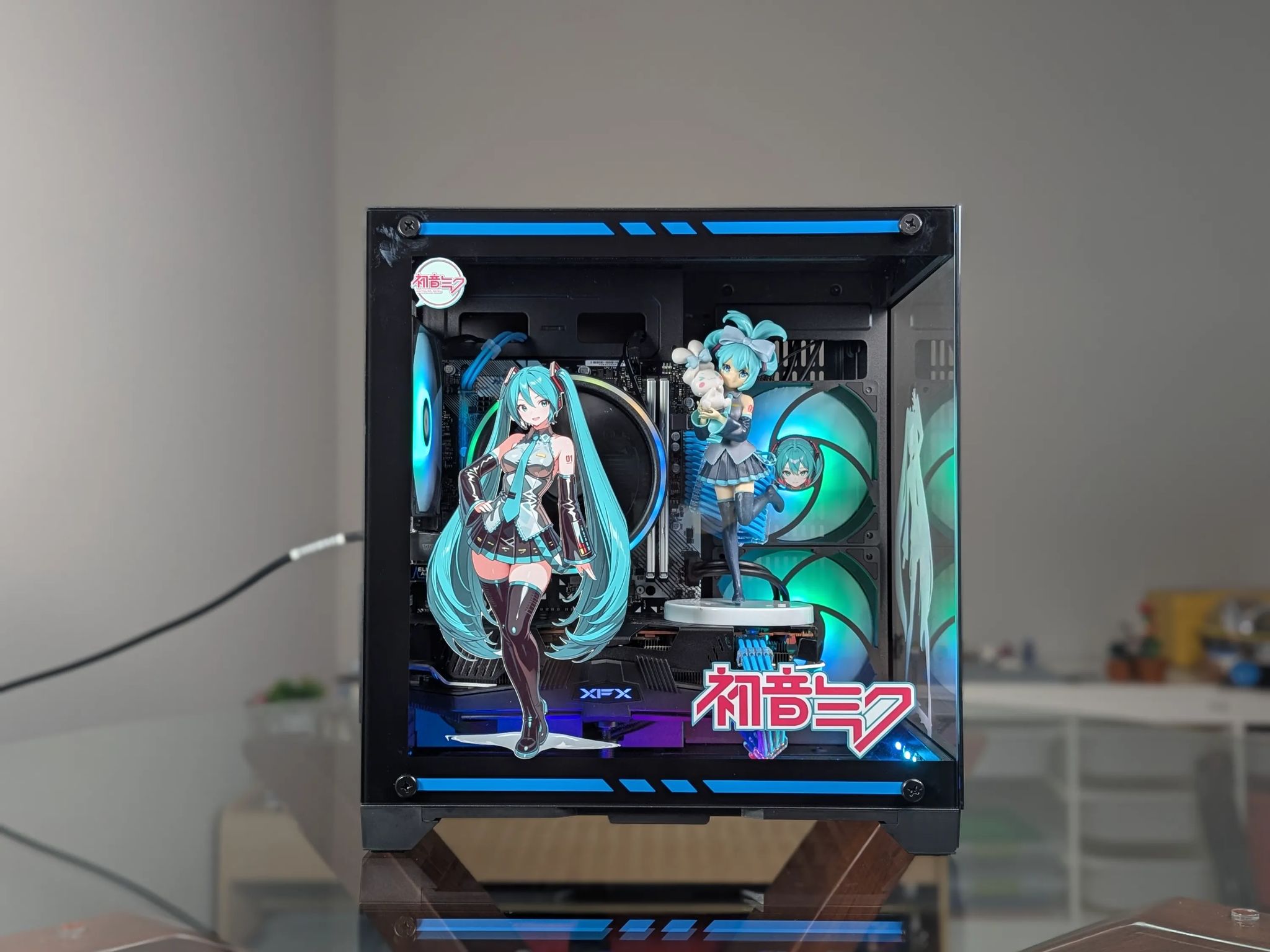 The Most Kawaii Gaming PC - The Hatsune Miku