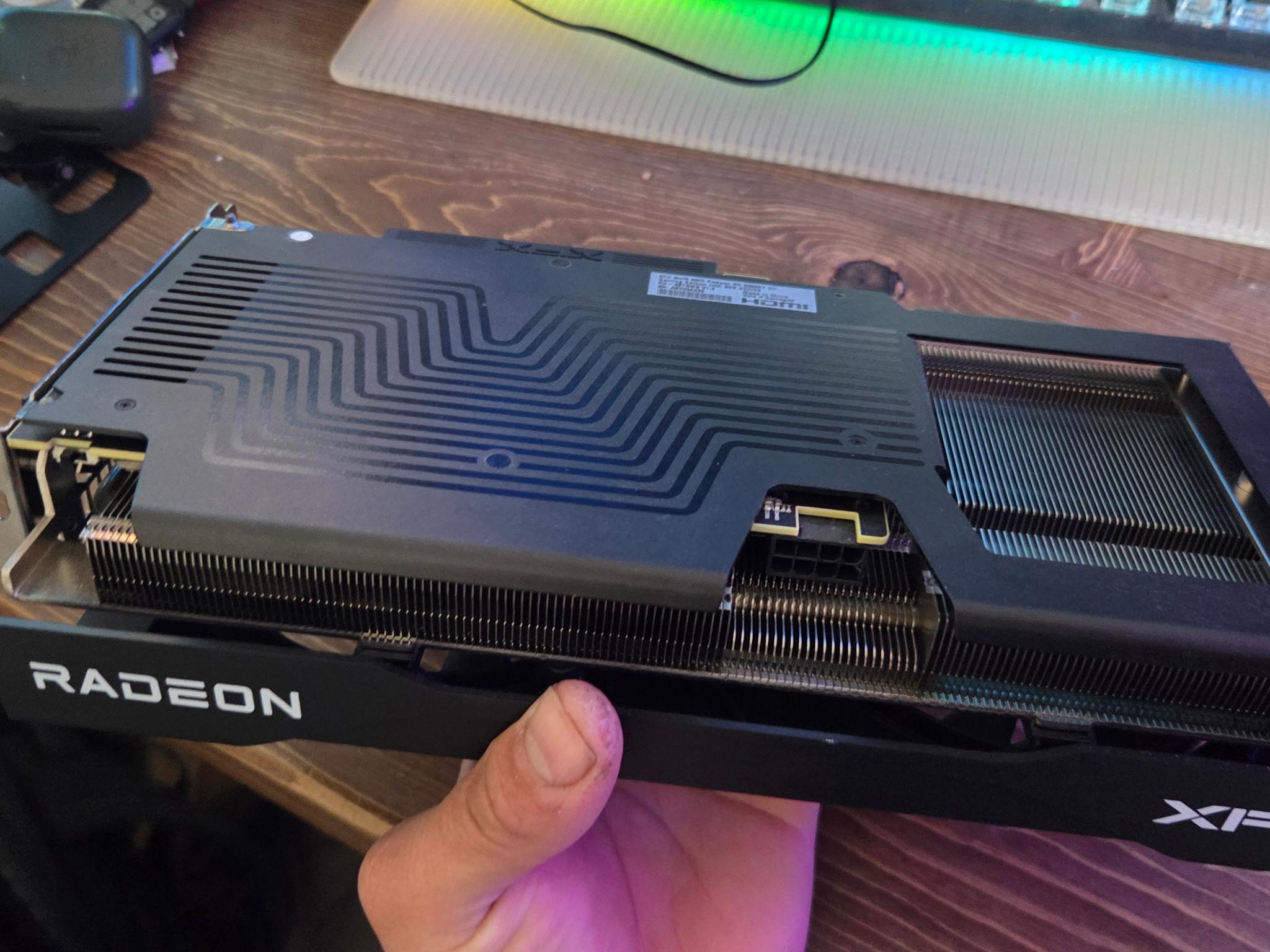 AMD Radeon RX 9060 XT 8GB - Image 4