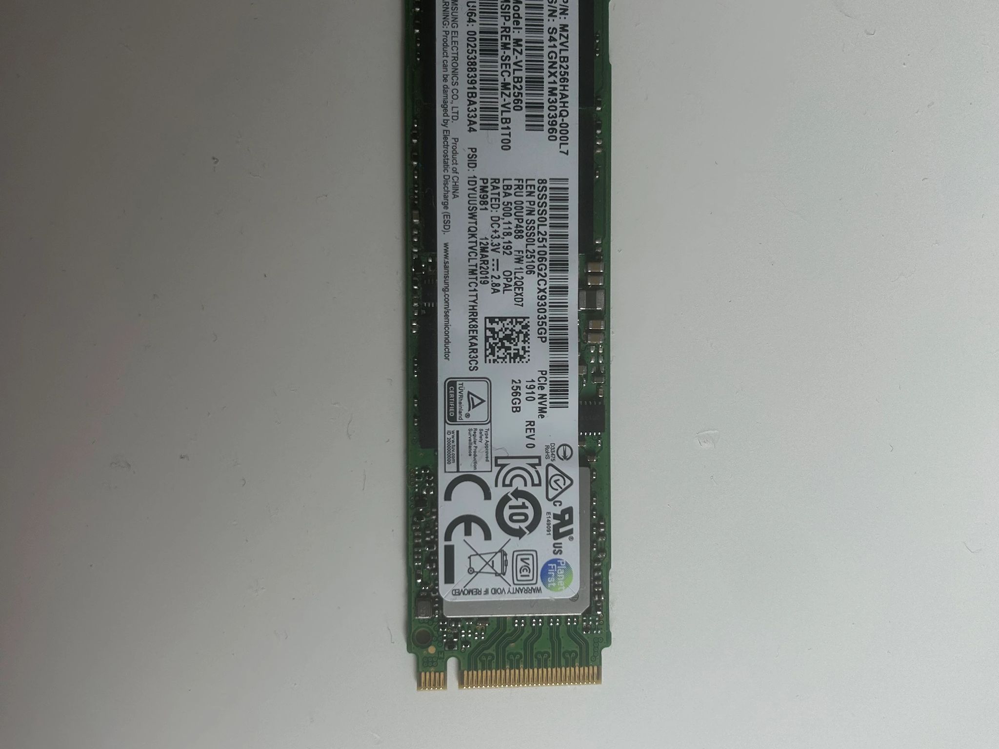256 GB Lenovo SSD
