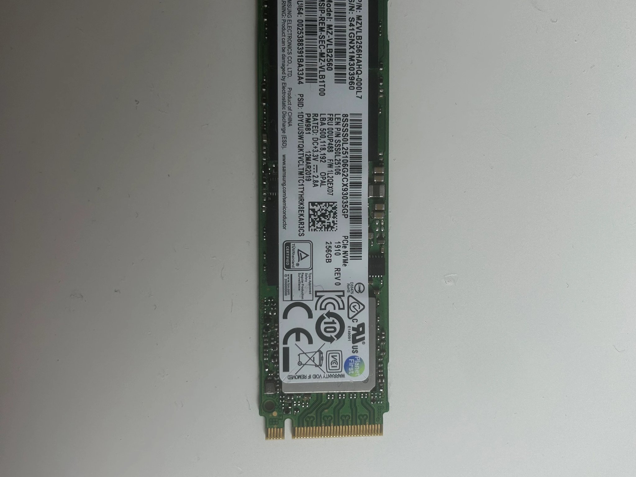 256 GB Lenovo SSD
