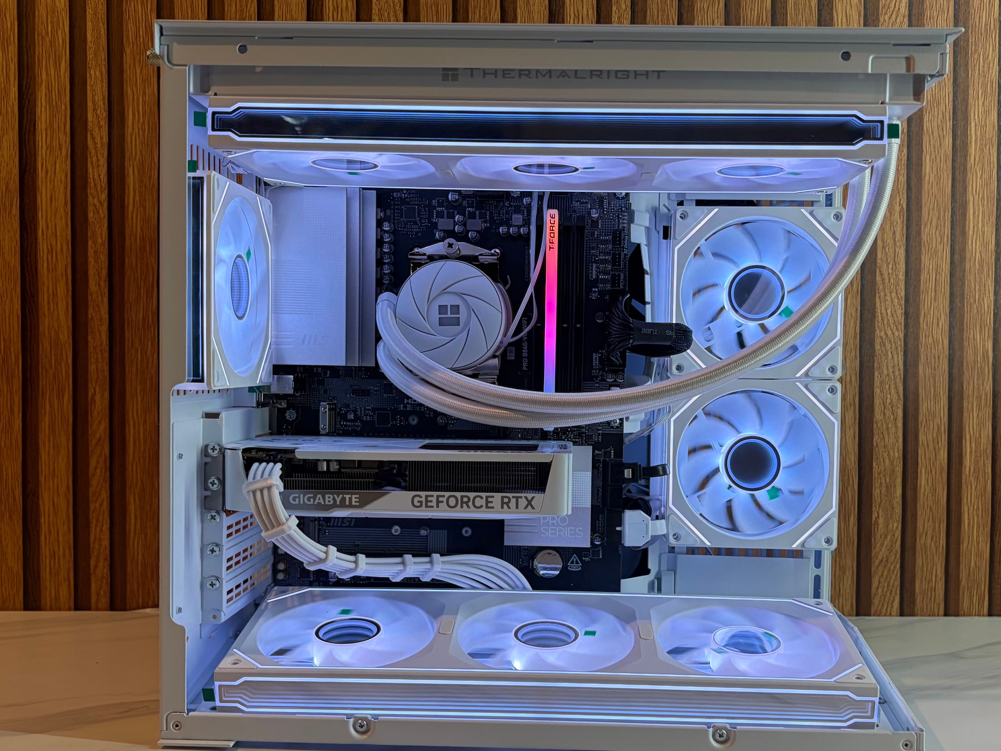 RTX 5060 | RYZEN 5 9600X | 16GB DDR5 | 2TB SSD| 360MM AIO